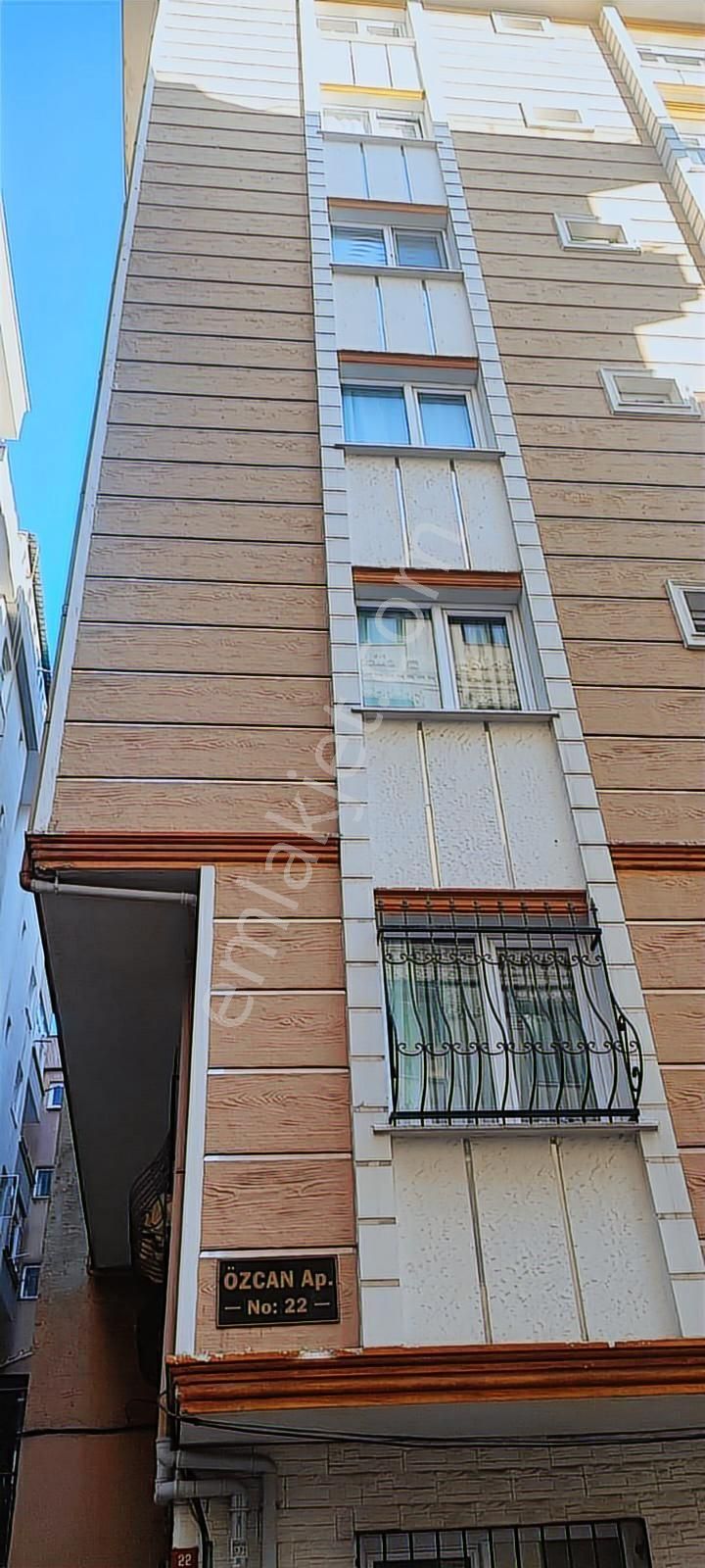Siyavuşpaşada Asansörlü 2015 Yapımı 85m2 2+1 Kombili 3.kat Boş - Görsel 6
