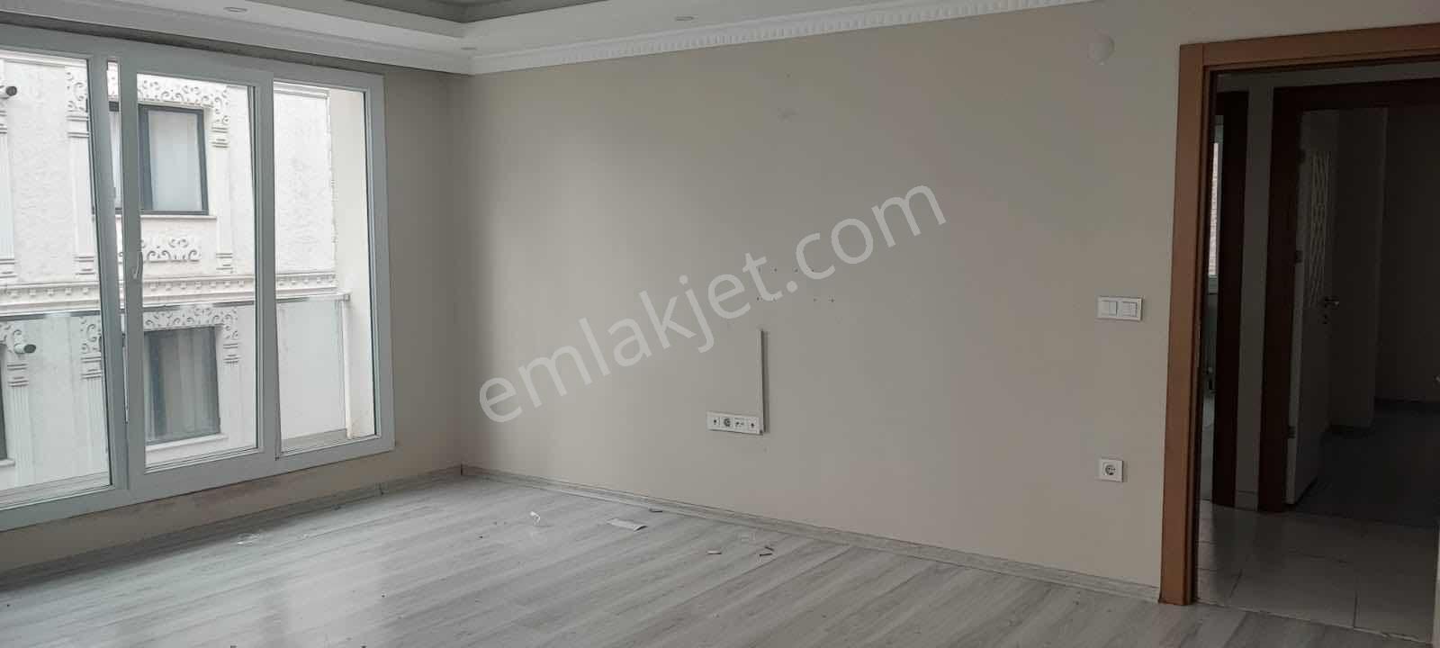 Siyavuşpaşada Asansörlü 2015 Yapımı 85m2 2+1 Kombili 3.kat Boş - Görsel 15