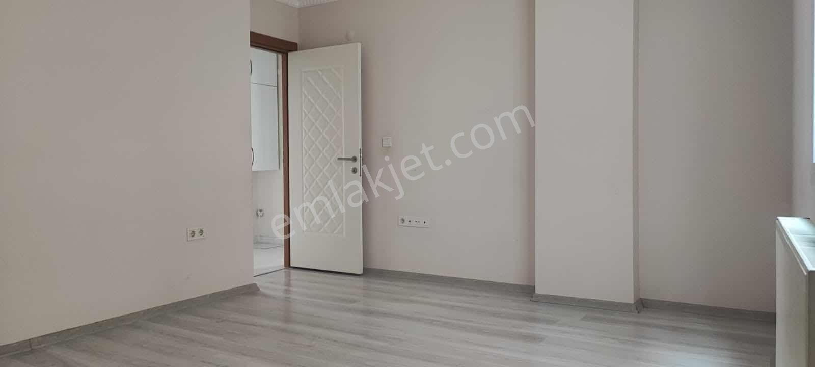 Siyavuşpaşada Asansörlü 2015 Yapımı 85m2 2+1 Kombili 3.kat Boş - Görsel 12