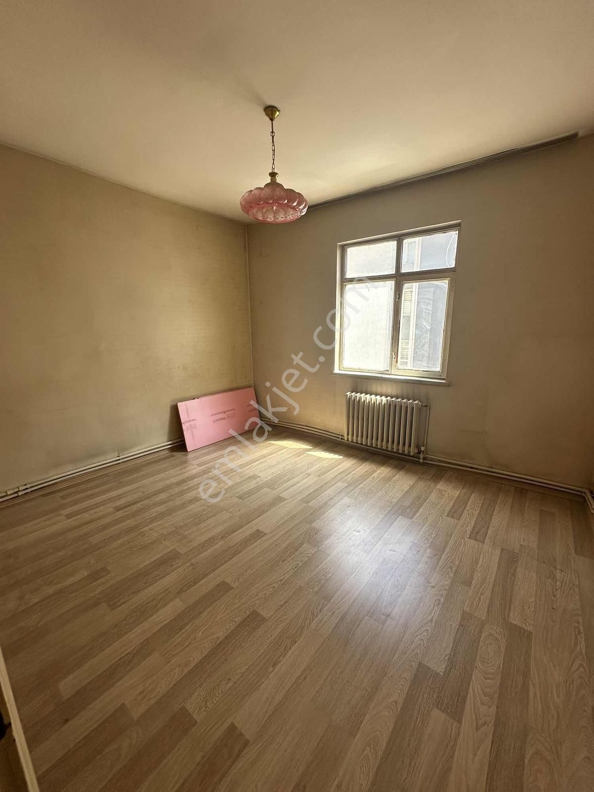 Gevher Nesibe Mah. Çarşı Merkezde Geniş 3+1 Daire - Görsel 3