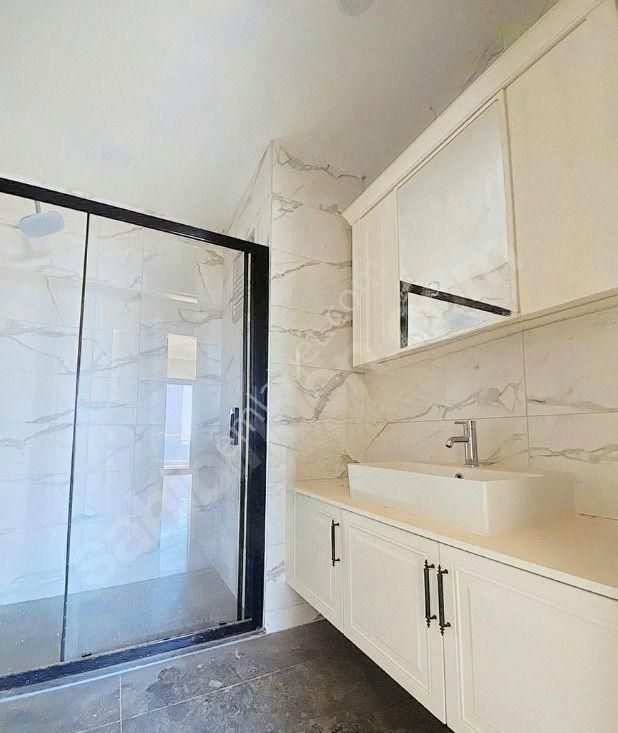 Ender Uysal Gayrimenkul'den Çakmak’ta Havuzlu Sitede Ara Kat Lüks 3.5+1... - Görsel 16