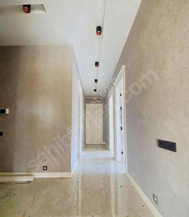 Ender Uysal Gayrimenkul'den Çakmak’ta Havuzlu Sitede Ara Kat Lüks 3.5+1... - Görsel 13