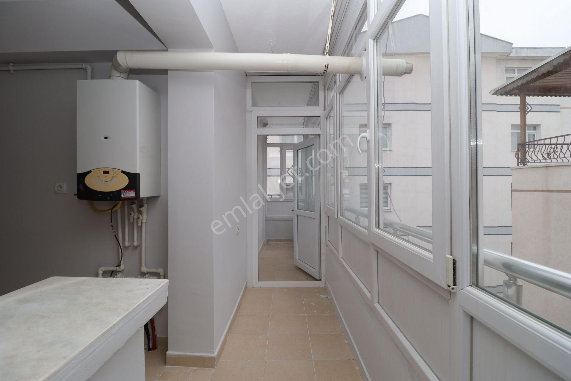 Akif'ten Topçu'da G/b Cephe Geniş Oturuma Hazır 2+1 Kiralık Daire - Görsel 7