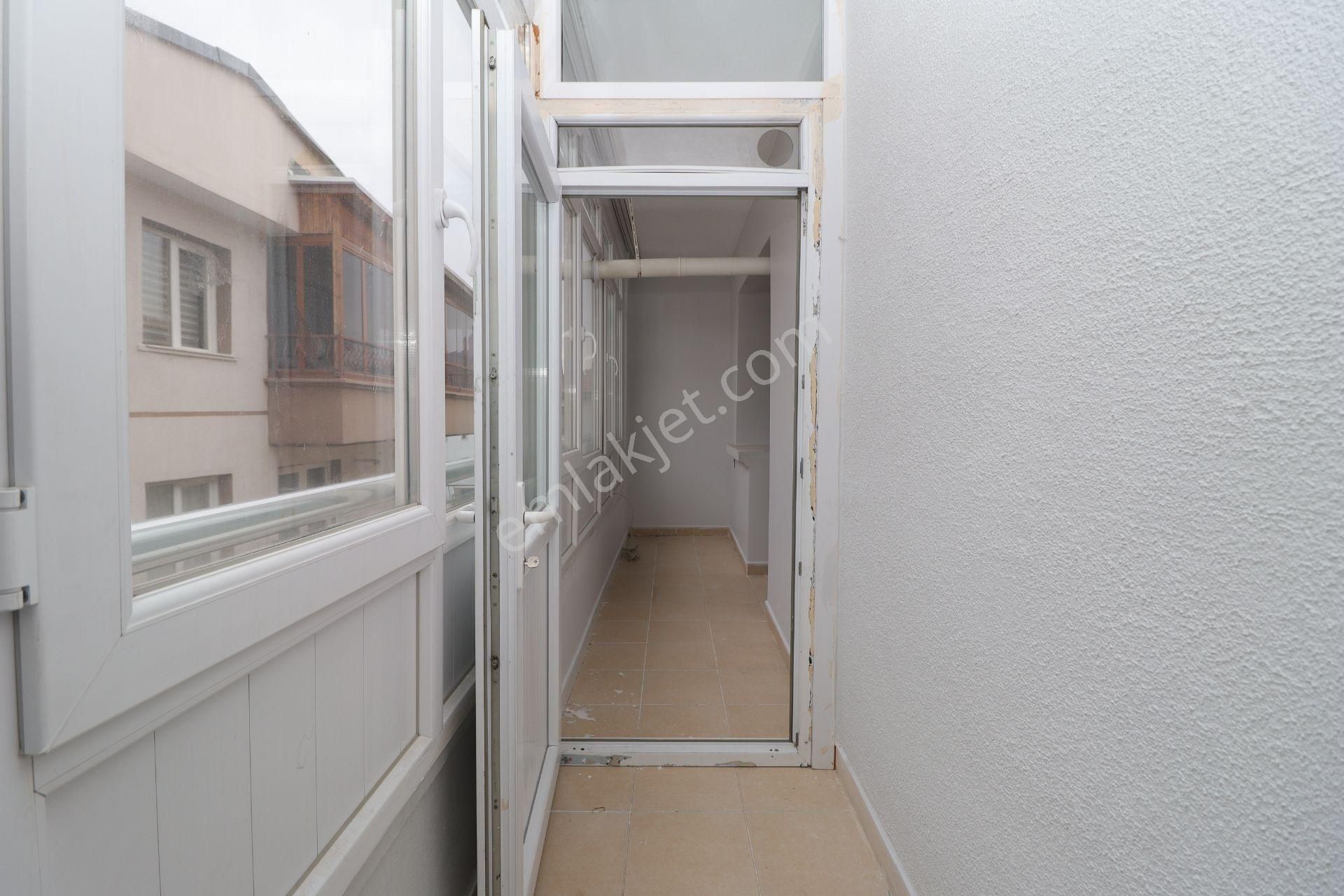 Akif'ten Topçu'da G/b Cephe Geniş Oturuma Hazır 2+1 Kiralık Daire - Görsel 8