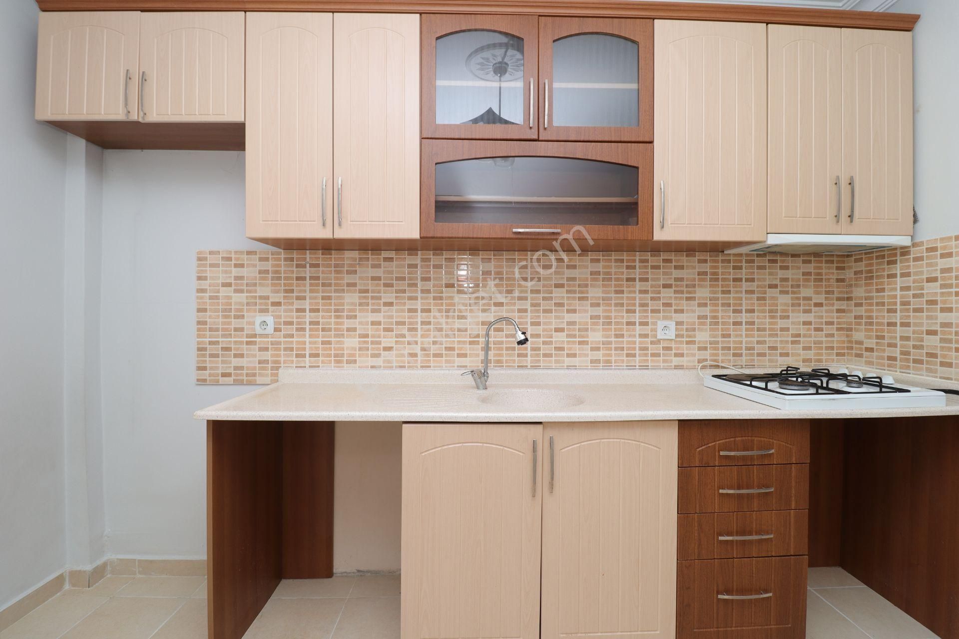 Akif'ten Topçu'da G/b Cephe Geniş Oturuma Hazır 2+1 Kiralık Daire - Görsel 4