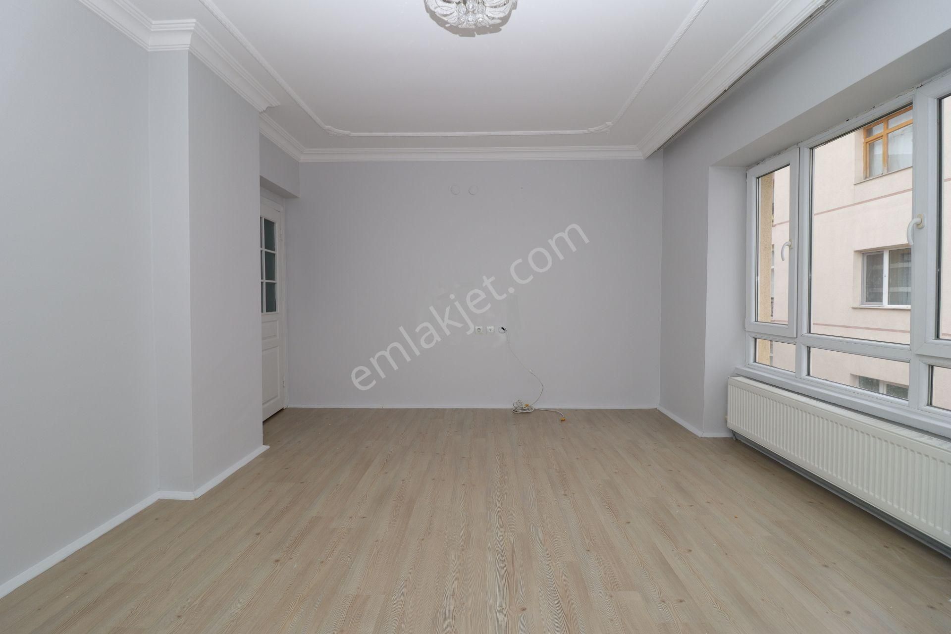 Akif'ten Topçu'da G/b Cephe Geniş Oturuma Hazır 2+1 Kiralık Daire - Görsel 10
