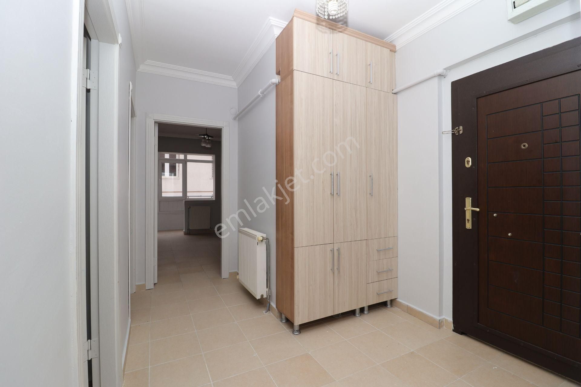 Akif'ten Topçu'da G/b Cephe Geniş Oturuma Hazır 2+1 Kiralık Daire - Görsel 11