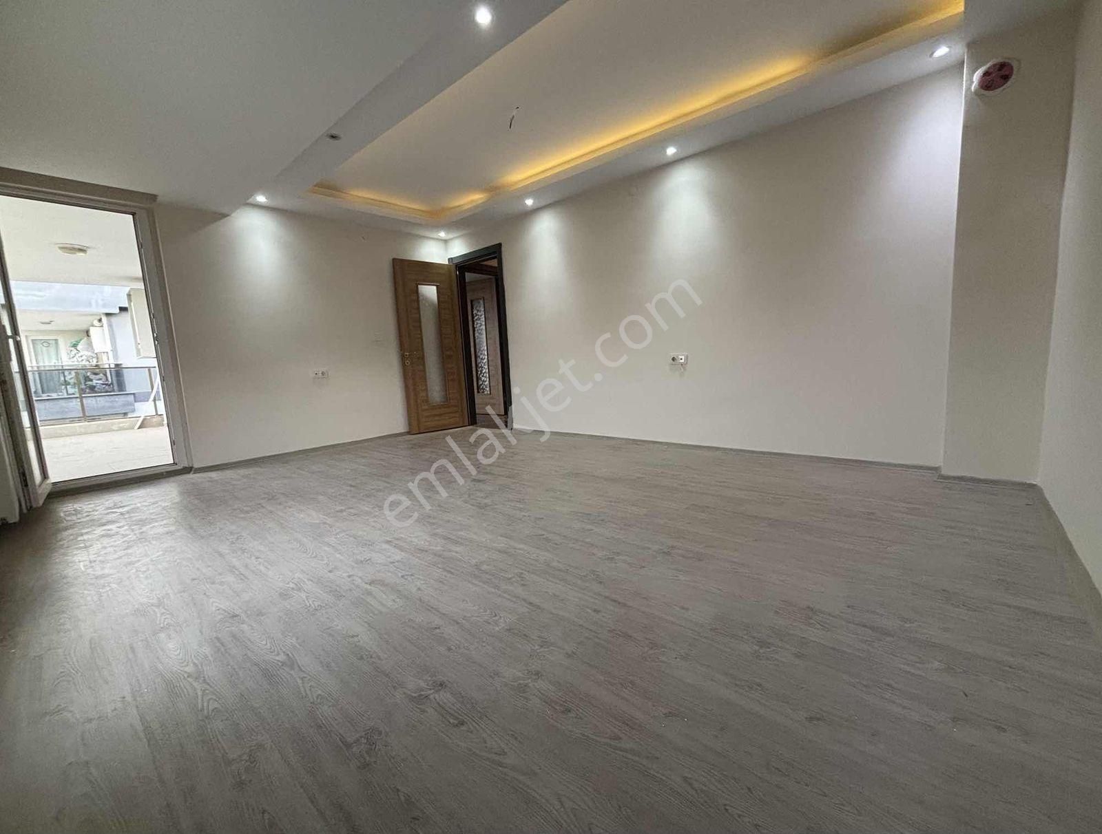 Havuzlu Sitede Acil Satılık 3+1 Lüks Daire - Görsel 4