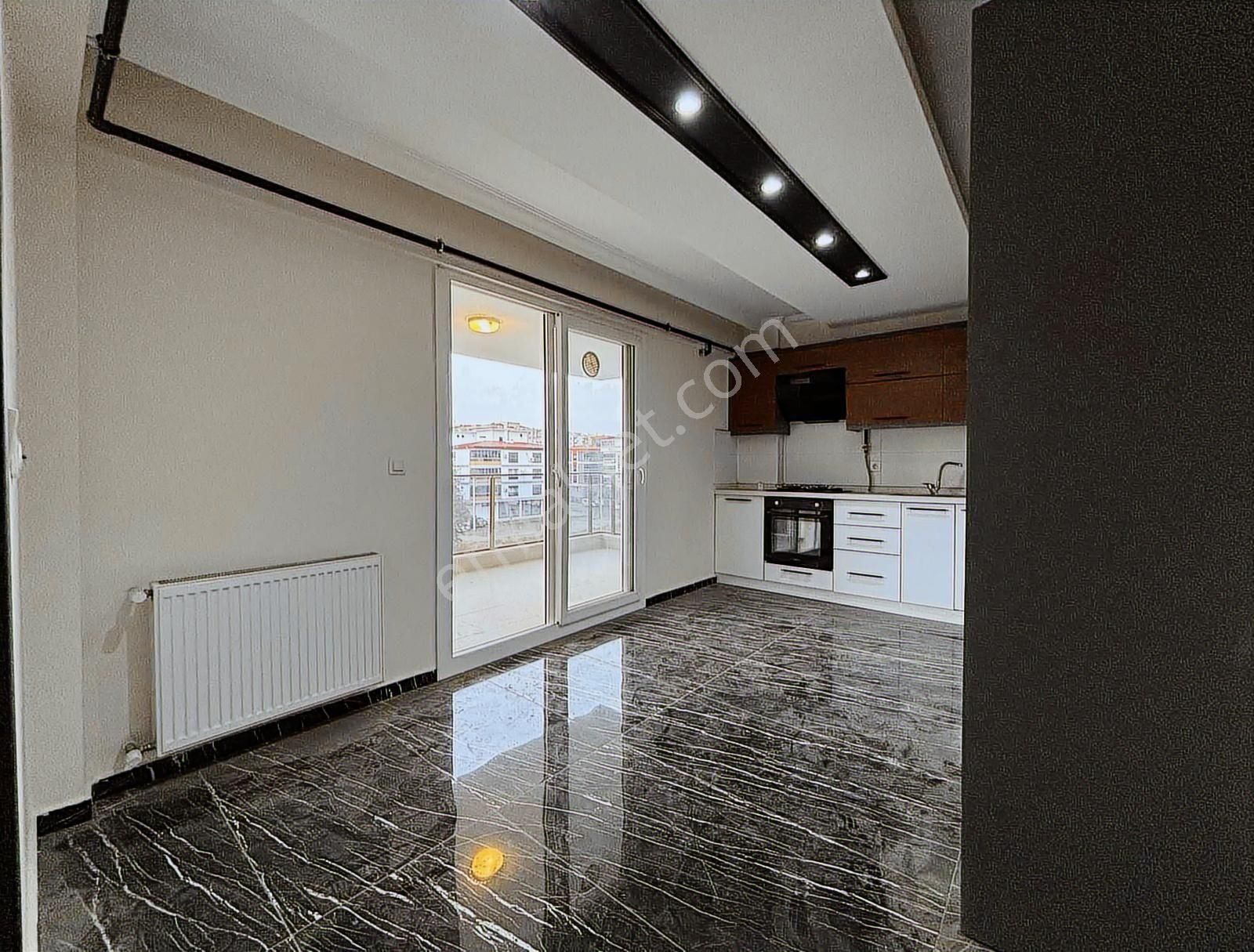 Havuzlu Sitede Acil Satılık 3+1 Lüks Daire - Görsel 7
