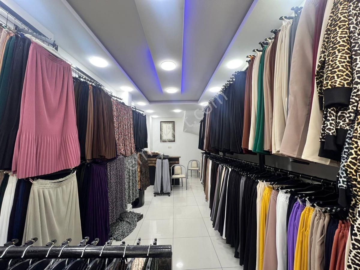 Zeytinburnunda 90 M² Depolu Satılık Dükkan - Görsel 3