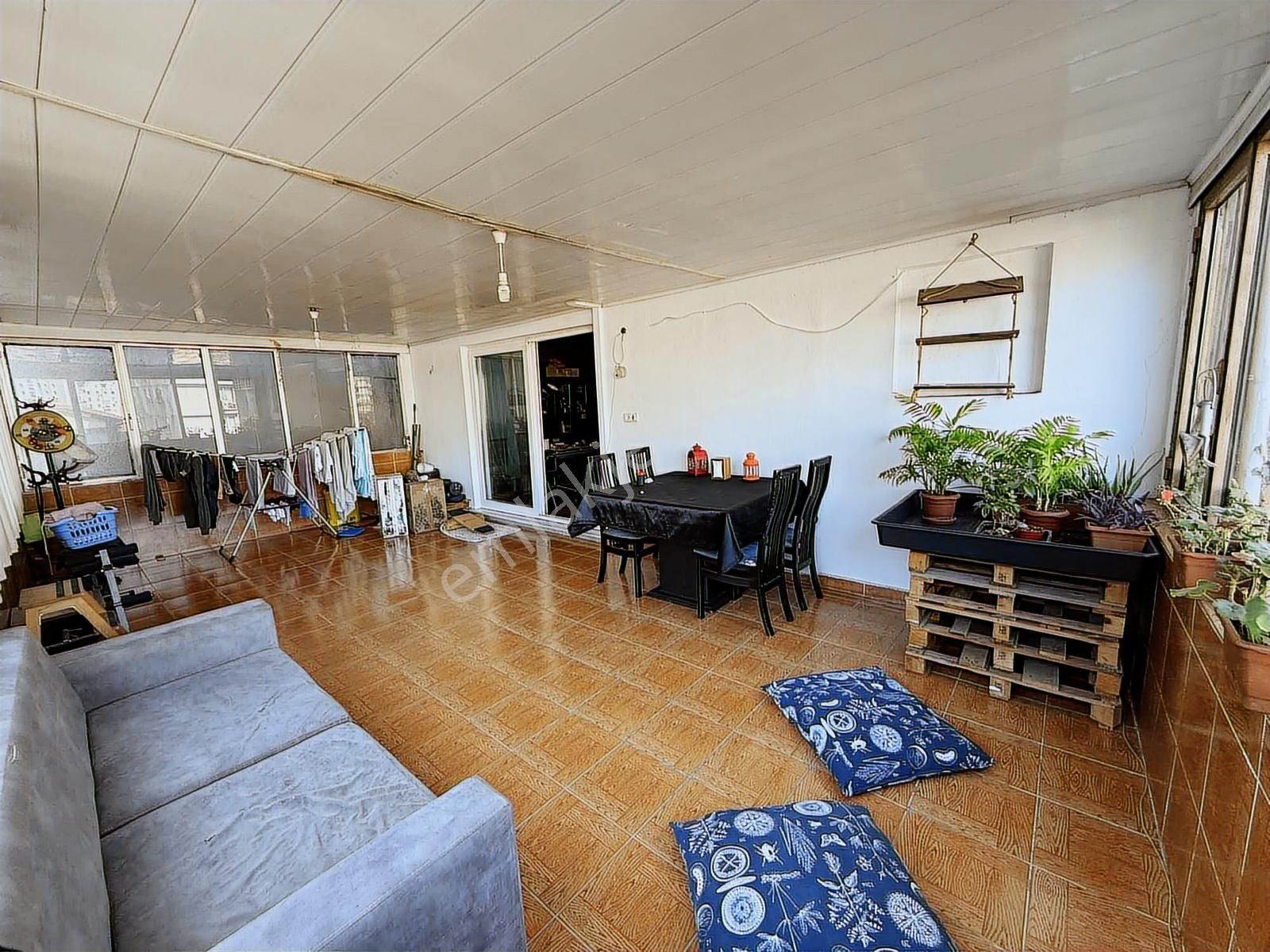 Şişli Mecidiyeköy Merkeze Çok Yakın Cadde Üstü Satılık 2+1 Daire