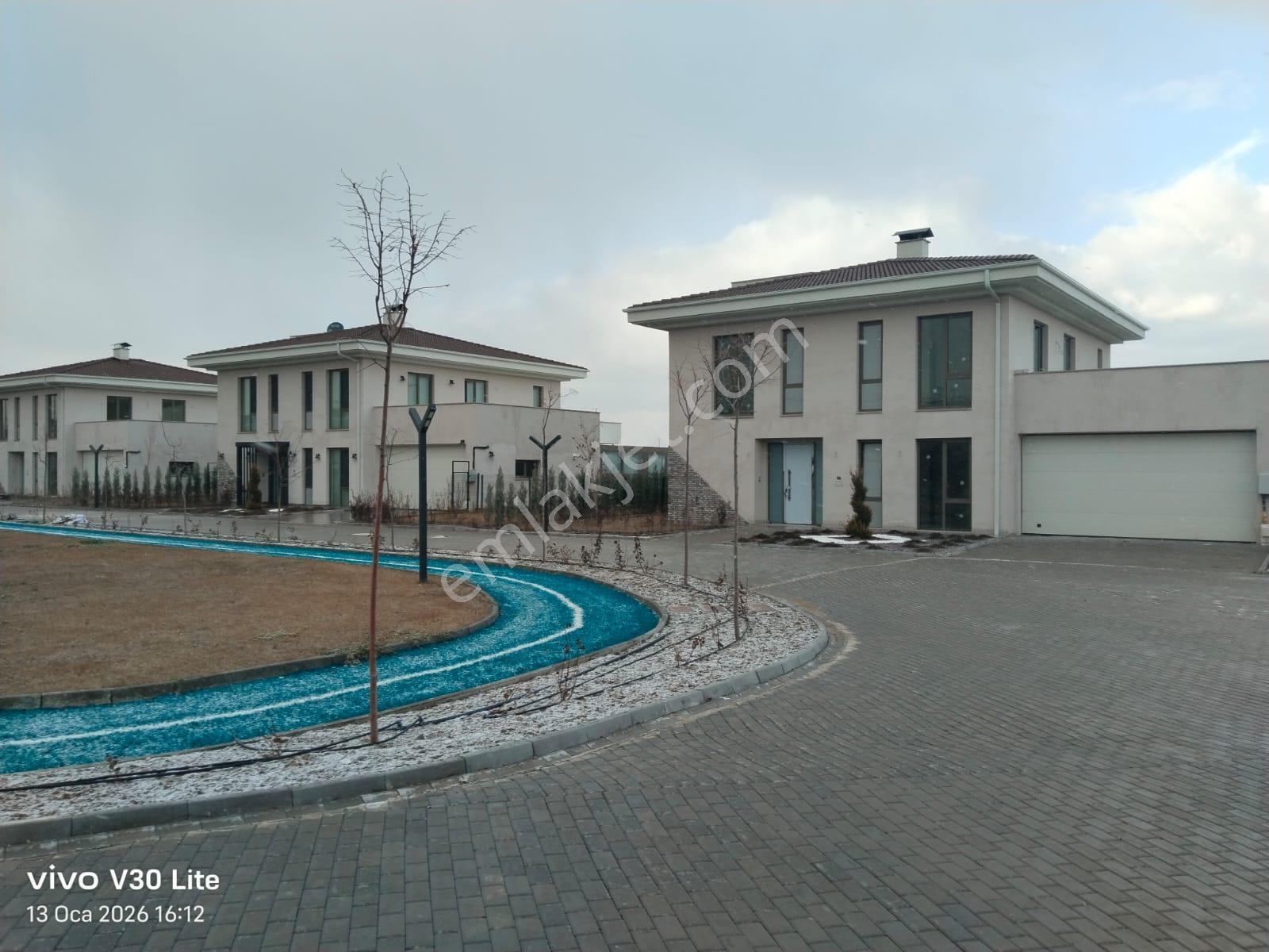 Gölbaşı Hacılar Mora Manzara Evlerinde 450 M2 5+1 Müstakil Bahçeli Natamam Satılık Villa - Görsel 2