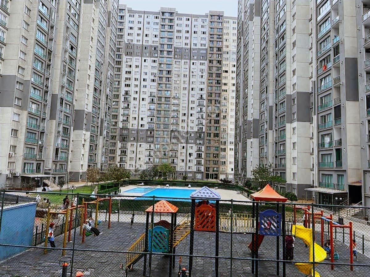 Esenyurt Fı Towerda Satılık Havuzlu, Güvenlıklı, 1+1 Genış Daıre - Görsel 2