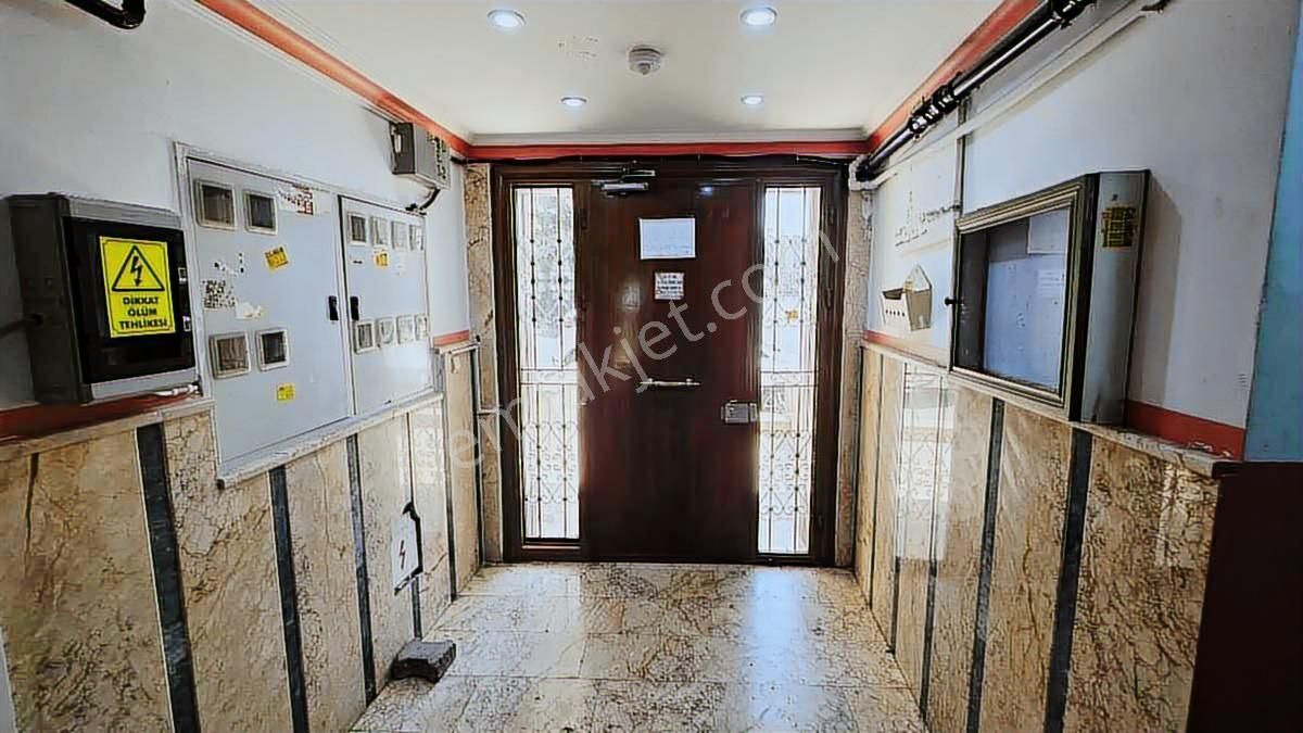 Örnektepe'de Cadde Üstü Kiralık Daire - Görsel 6