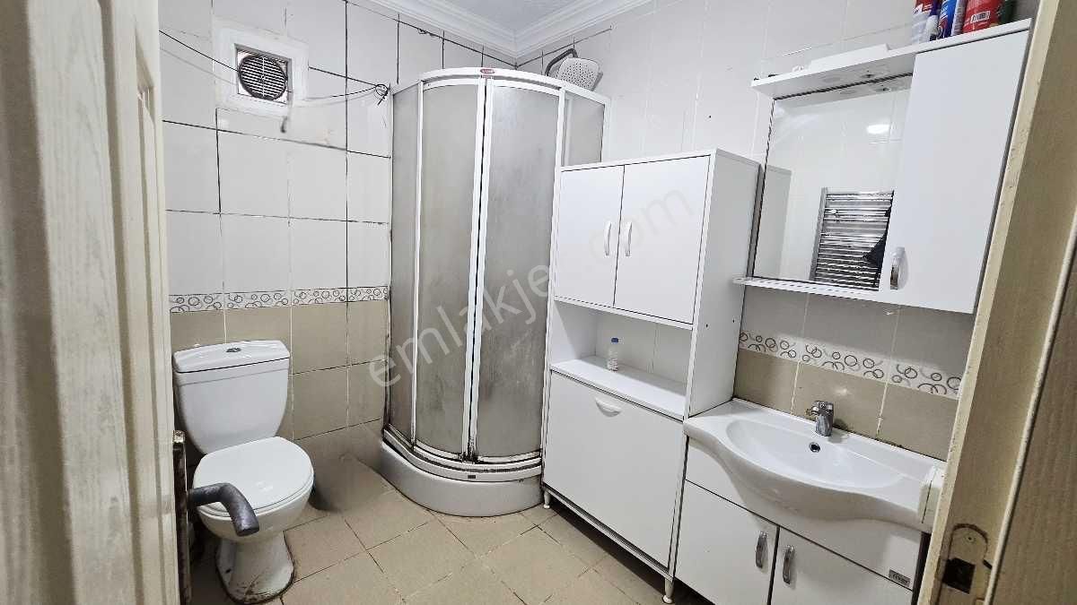 Örnektepe'de Cadde Üstü Kiralık Daire - Görsel 3