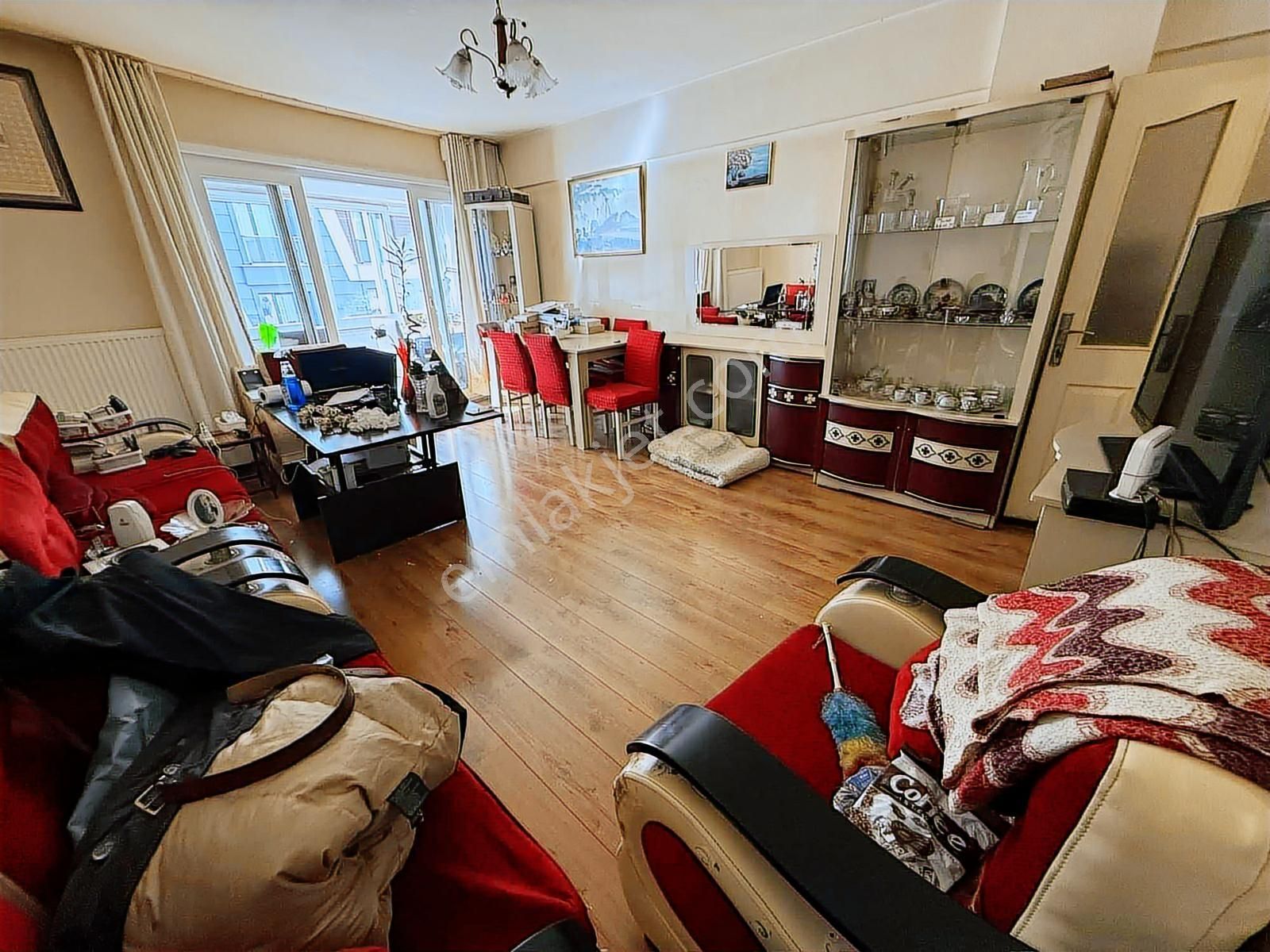 Şişli Mecidiyeköy Cadde Üstünde Balkonlu Satılık 2+1 Daire