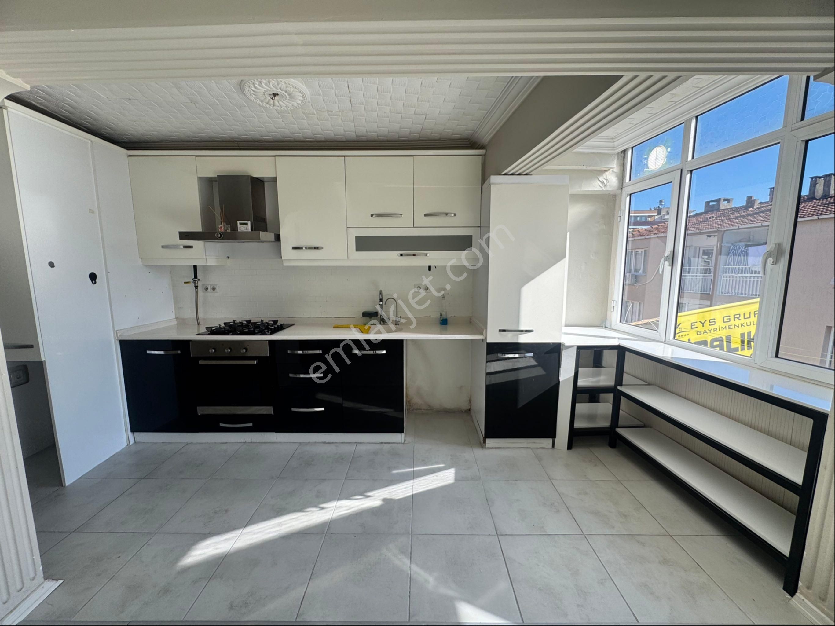 İzmirpark Avm , Cadde Ykn 2+1 Bakımlı Dgazlı 90m2 Satılık Daire