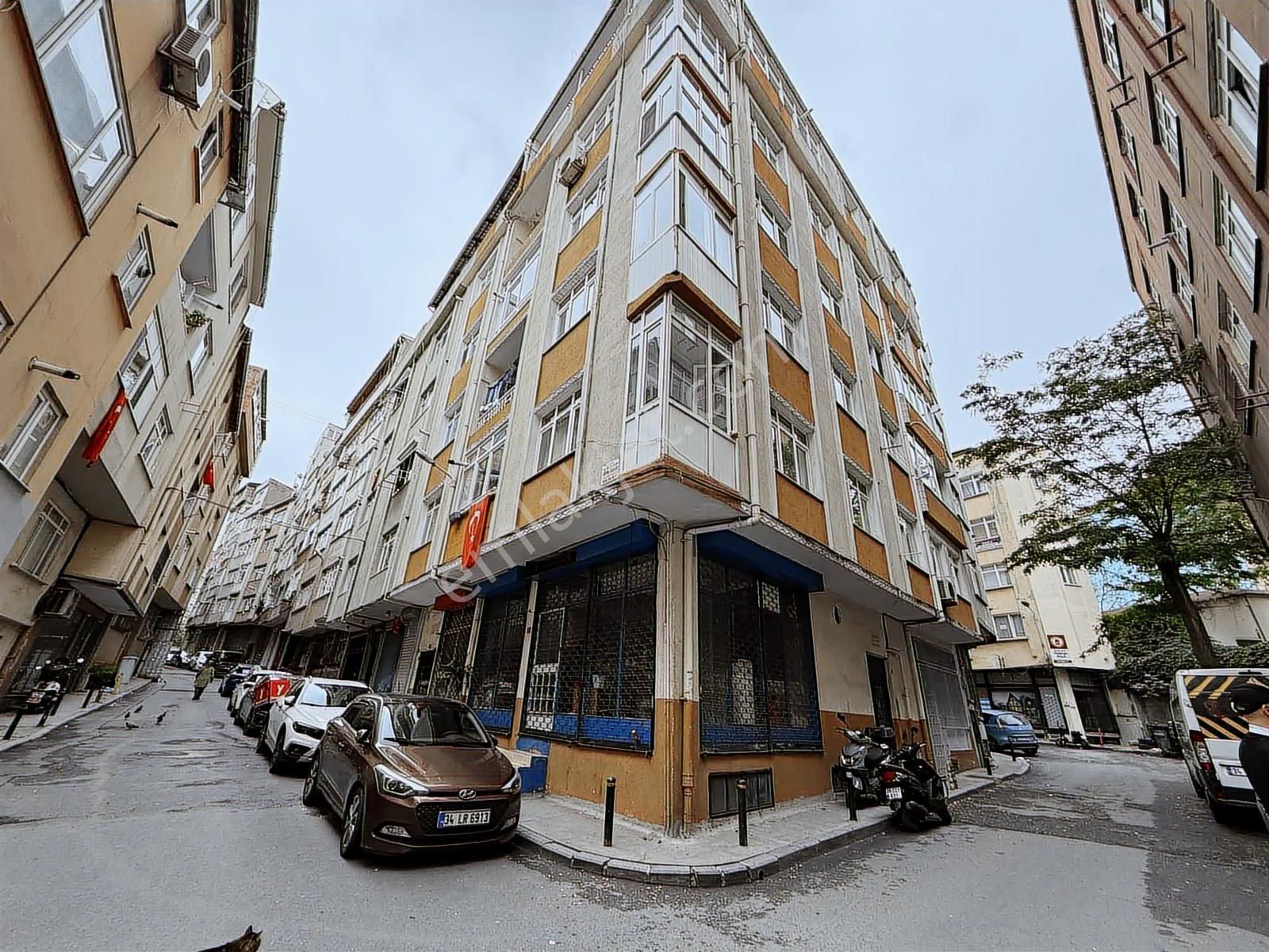 Şişli İzzetpaşa Caddeye Yakın Büyük 85m2 2+1 Köşe Metrobüs:5dk - Görsel 16