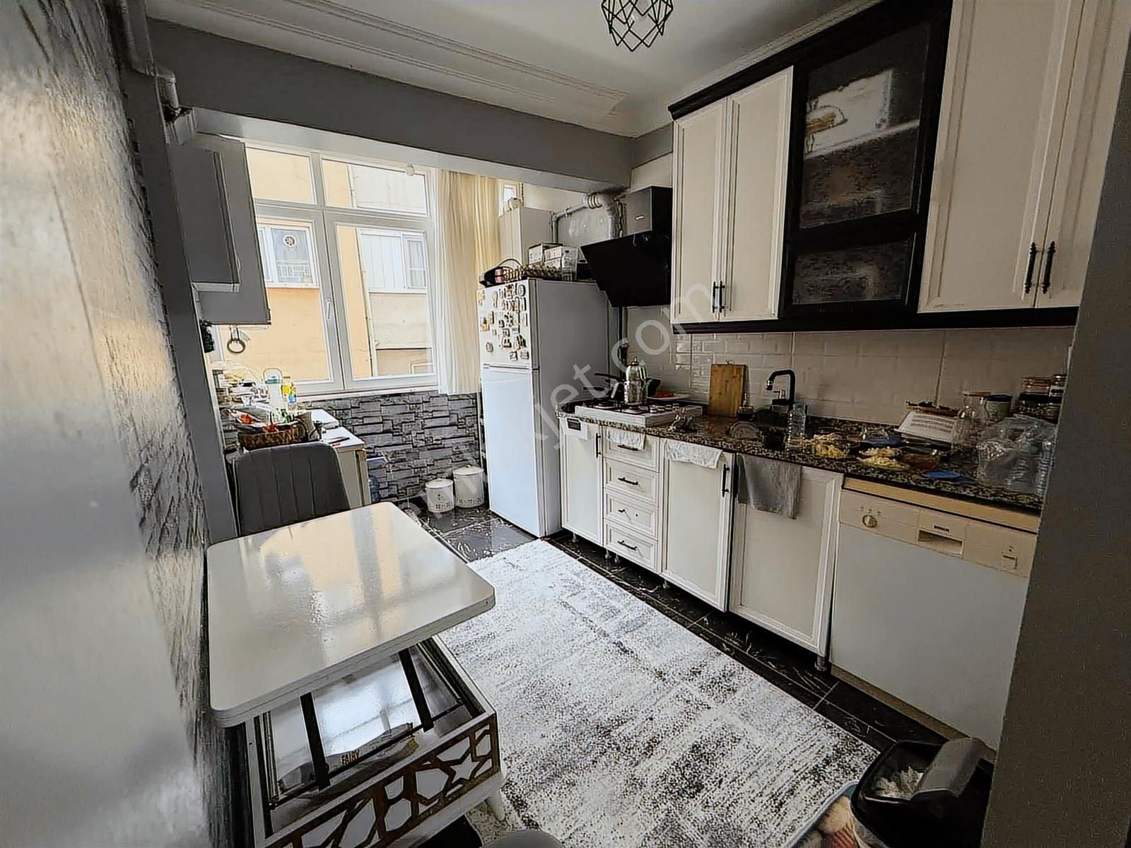 Şişli İzzetpaşa Caddeye Yakın Büyük 85m2 2+1 Köşe Metrobüs:5dk - Görsel 17