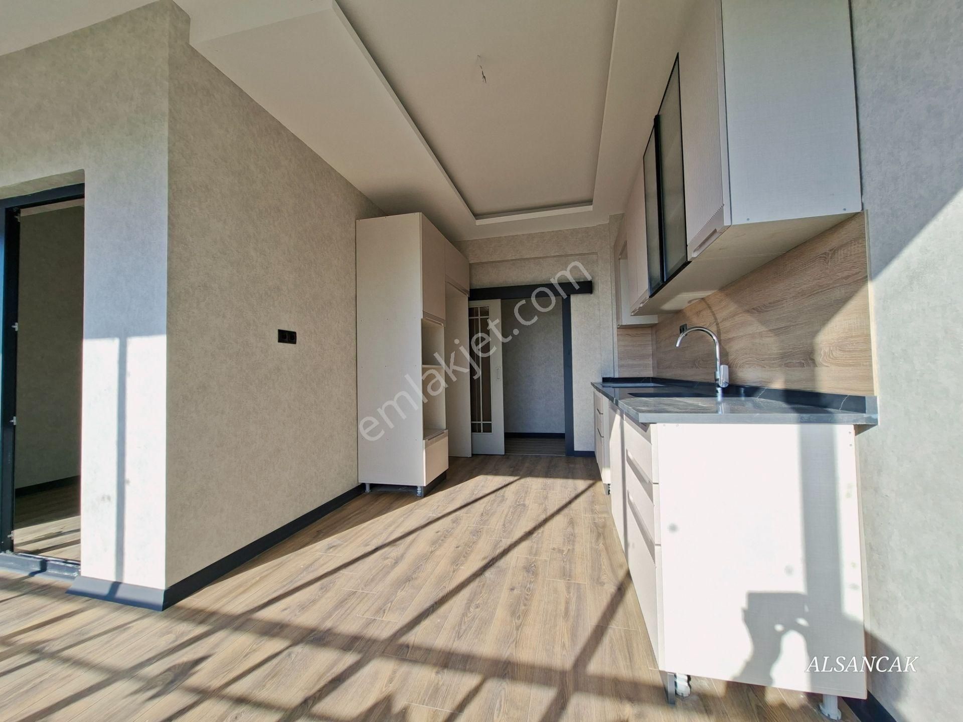 Sitede Yerden Isıtma Cam Balkonlu Geniş Yeni 2+1 Ebeveyn Banyolu - Görsel 4