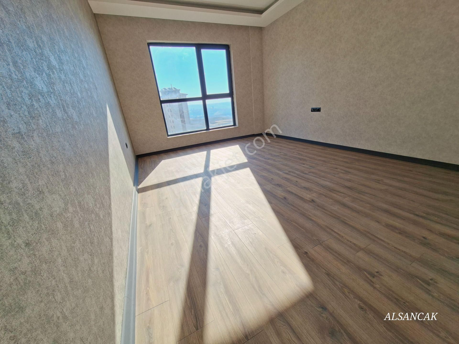 Sitede Yerden Isıtma Cam Balkonlu Geniş Yeni 2+1 Ebeveyn Banyolu - Görsel 10