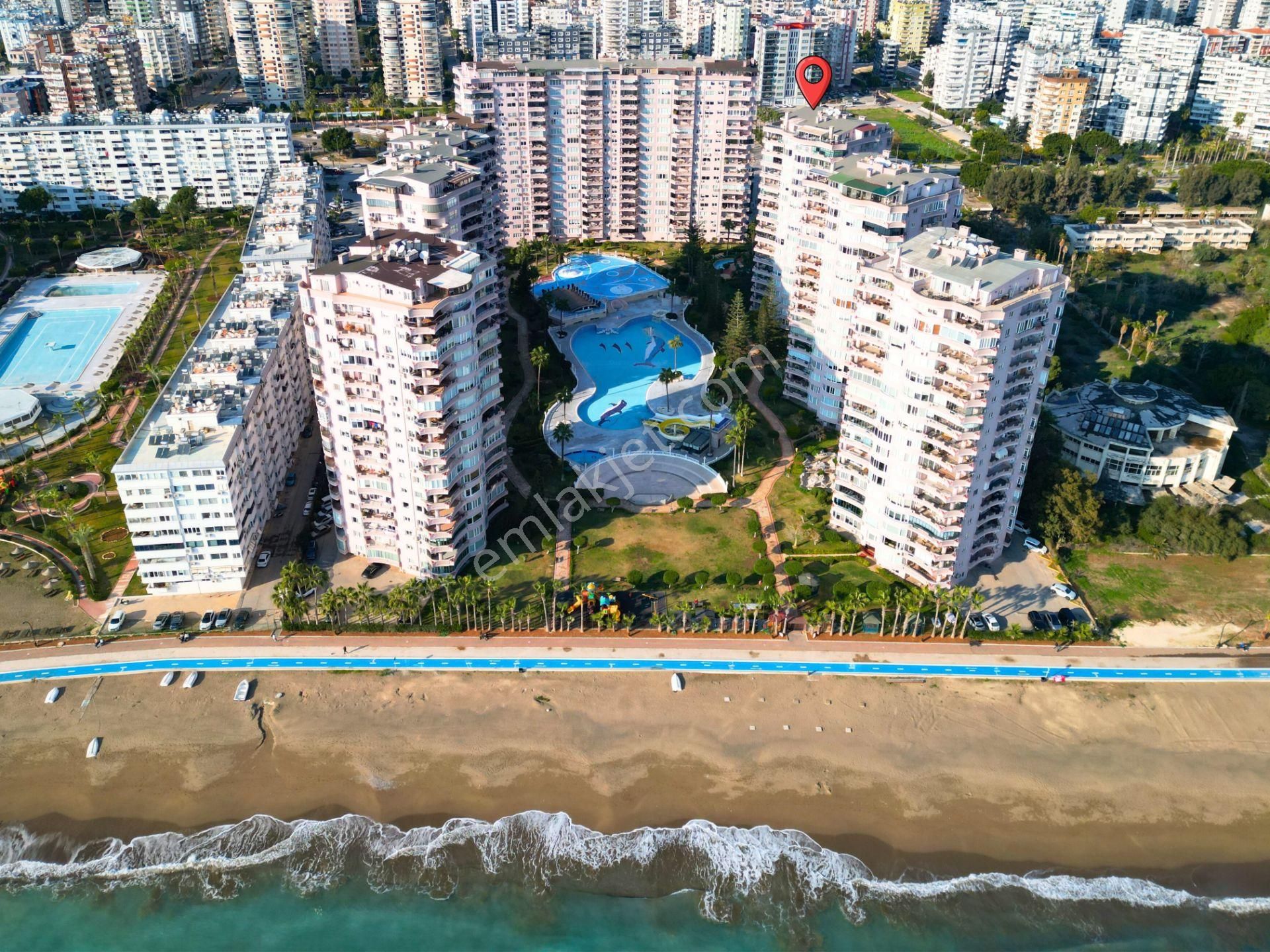 Thor'dan Kiralık Liparis 1 Sitesin'de Deniz Manzaralı 4+1 Daire