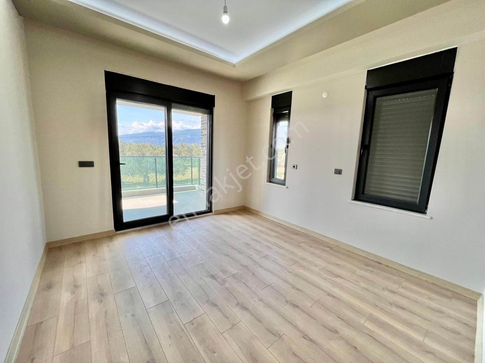 Gümüş'den Modern Çizgilerin Doğa İle Buluştuğu 4+1 Müstakil Ev - Görsel 27