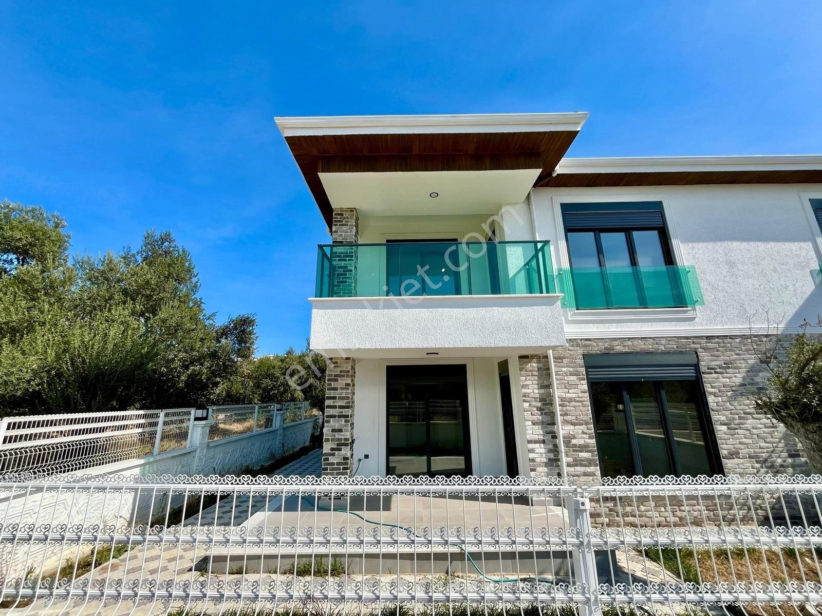 Gümüş'den Modern Çizgilerin Doğa İle Buluştuğu 4+1 Müstakil Ev - Görsel 33