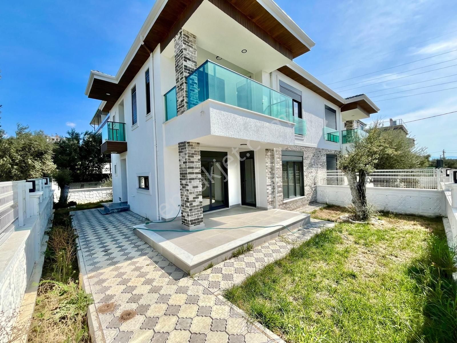 Gümüş'den Modern Çizgilerin Doğa İle Buluştuğu 4+1 Müstakil Ev