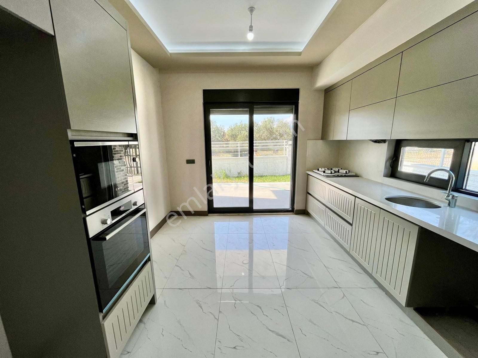 Gümüş'den Modern Çizgilerin Doğa İle Buluştuğu 4+1 Müstakil Ev - Görsel 14