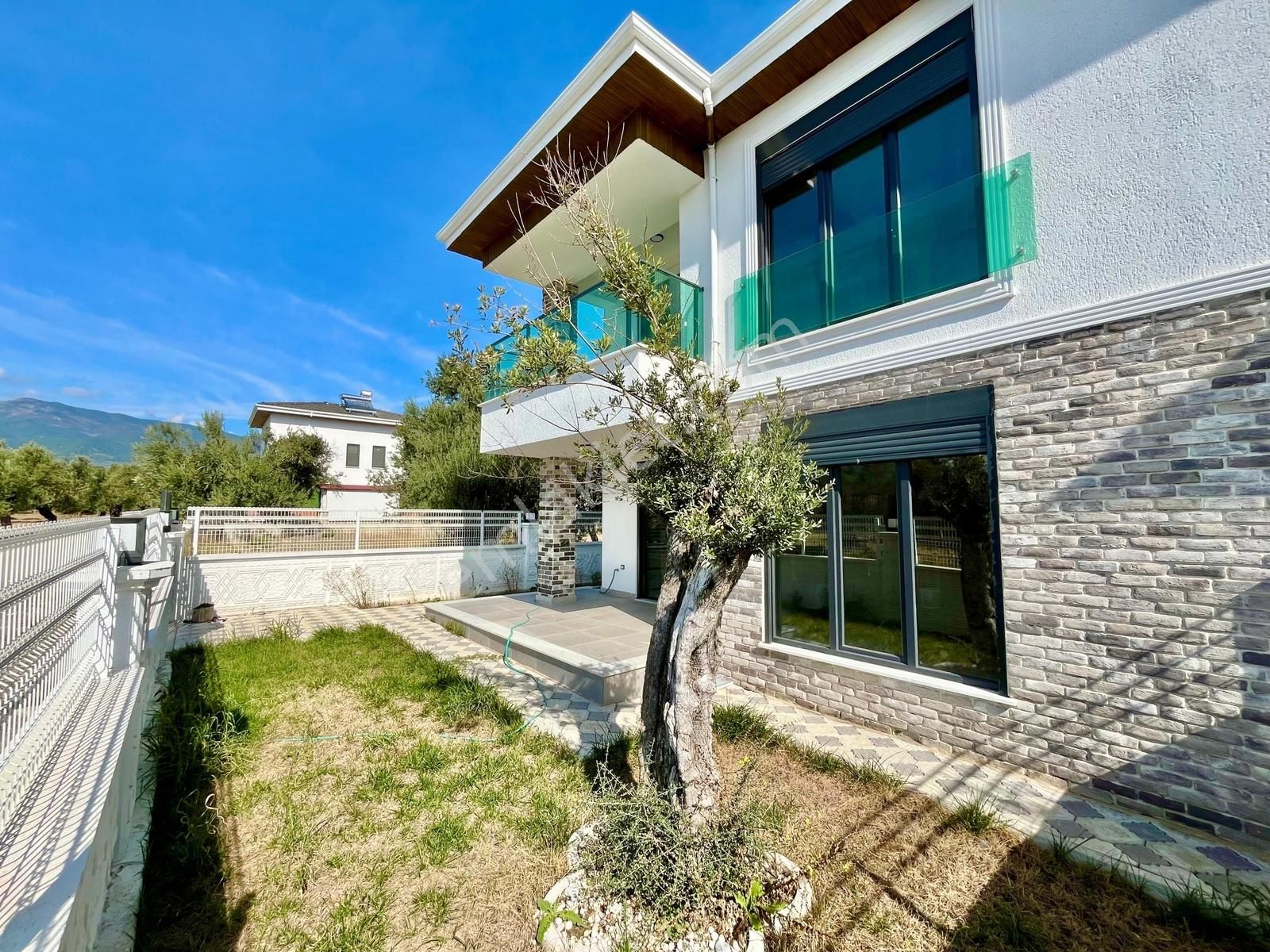 Gümüş'den Modern Çizgilerin Doğa İle Buluştuğu 4+1 Müstakil Ev - Görsel 28