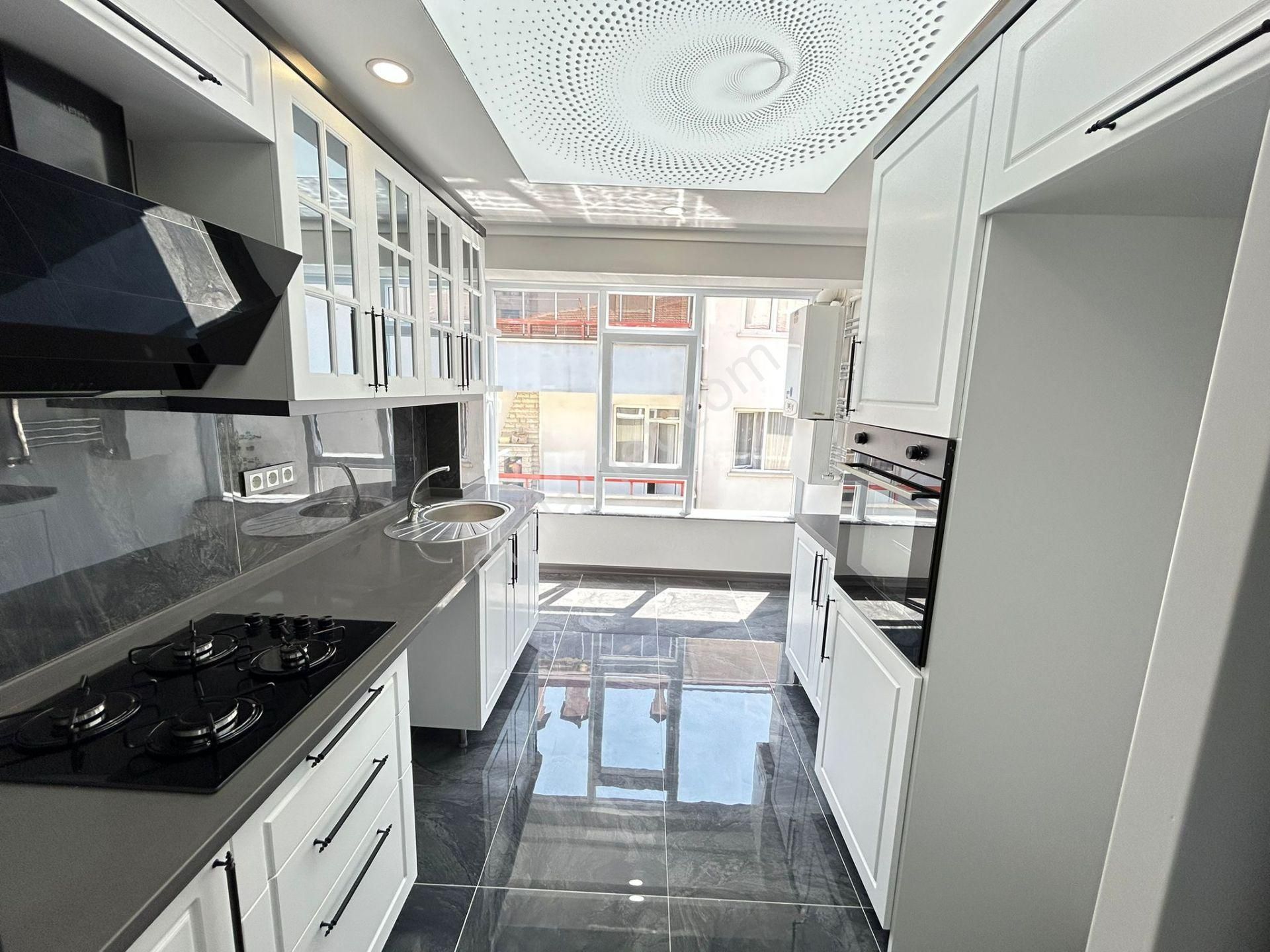 Taner'den Dikmen İlker'de 3+1 Süper Lüks Şehir Manzaralı Ebeveyn Banyolu - Görsel 19