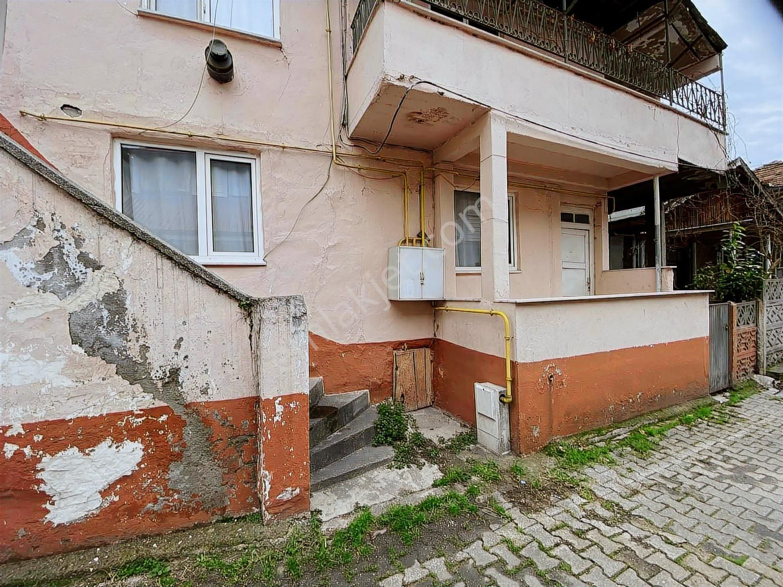 Ayhan Hepdiker Den Adapazarı Ankara Caddesi Yanında İki Katlı Ev - Görsel 4