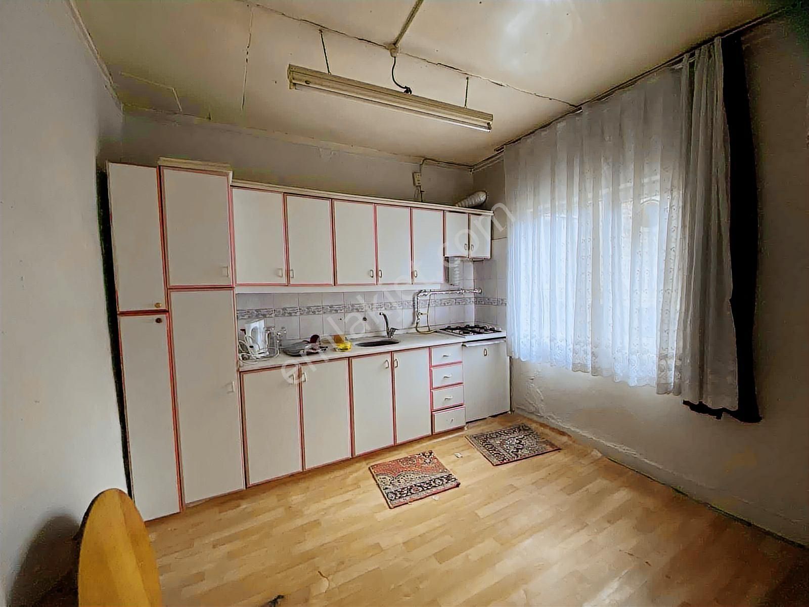Ayhan Hepdiker Den Adapazarı Ankara Caddesi Yanında İki Katlı Ev - Görsel 24