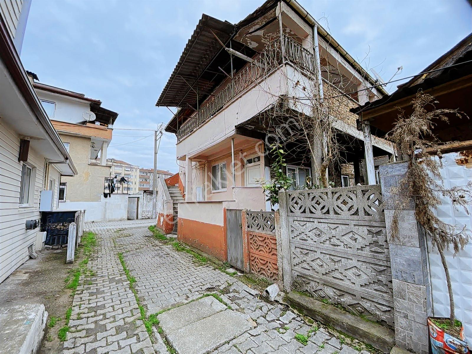 Ayhan Hepdiker Den Adapazarı Ankara Caddesi Yanında İki Katlı Ev - Görsel 4