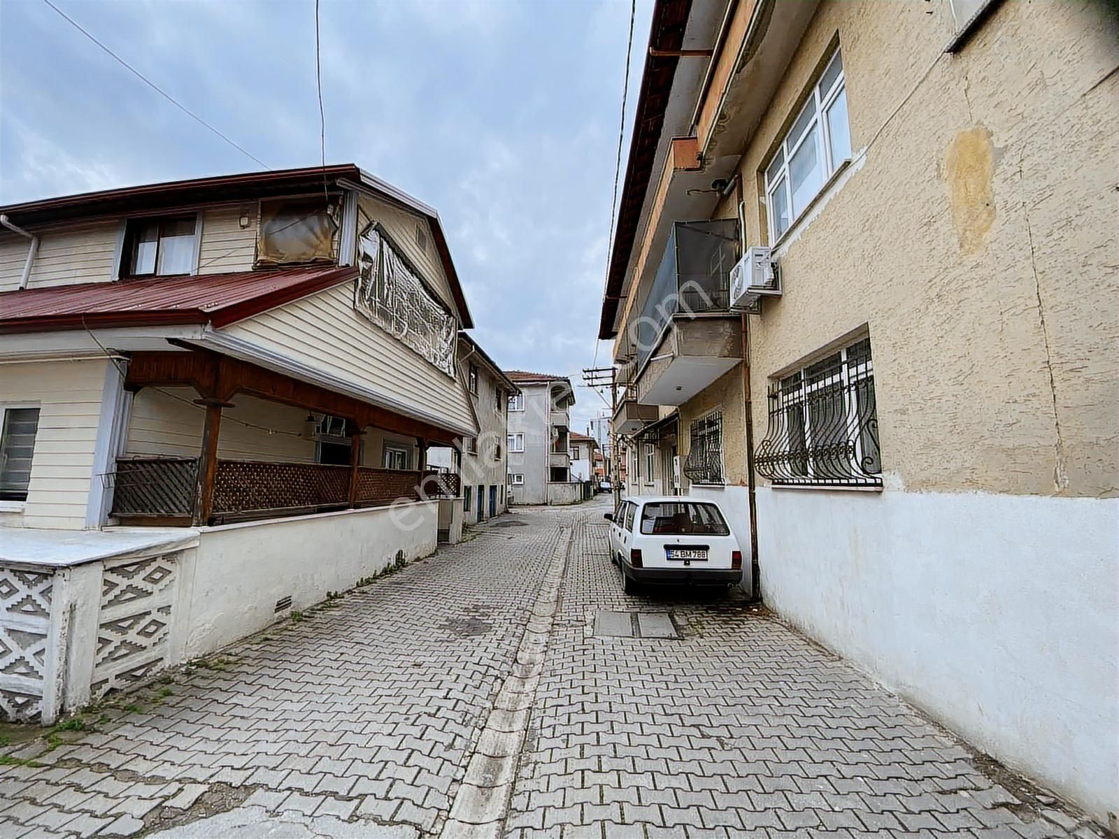 Ayhan Hepdiker Den Adapazarı Ankara Caddesi Yanında İki Katlı Ev - Görsel 8