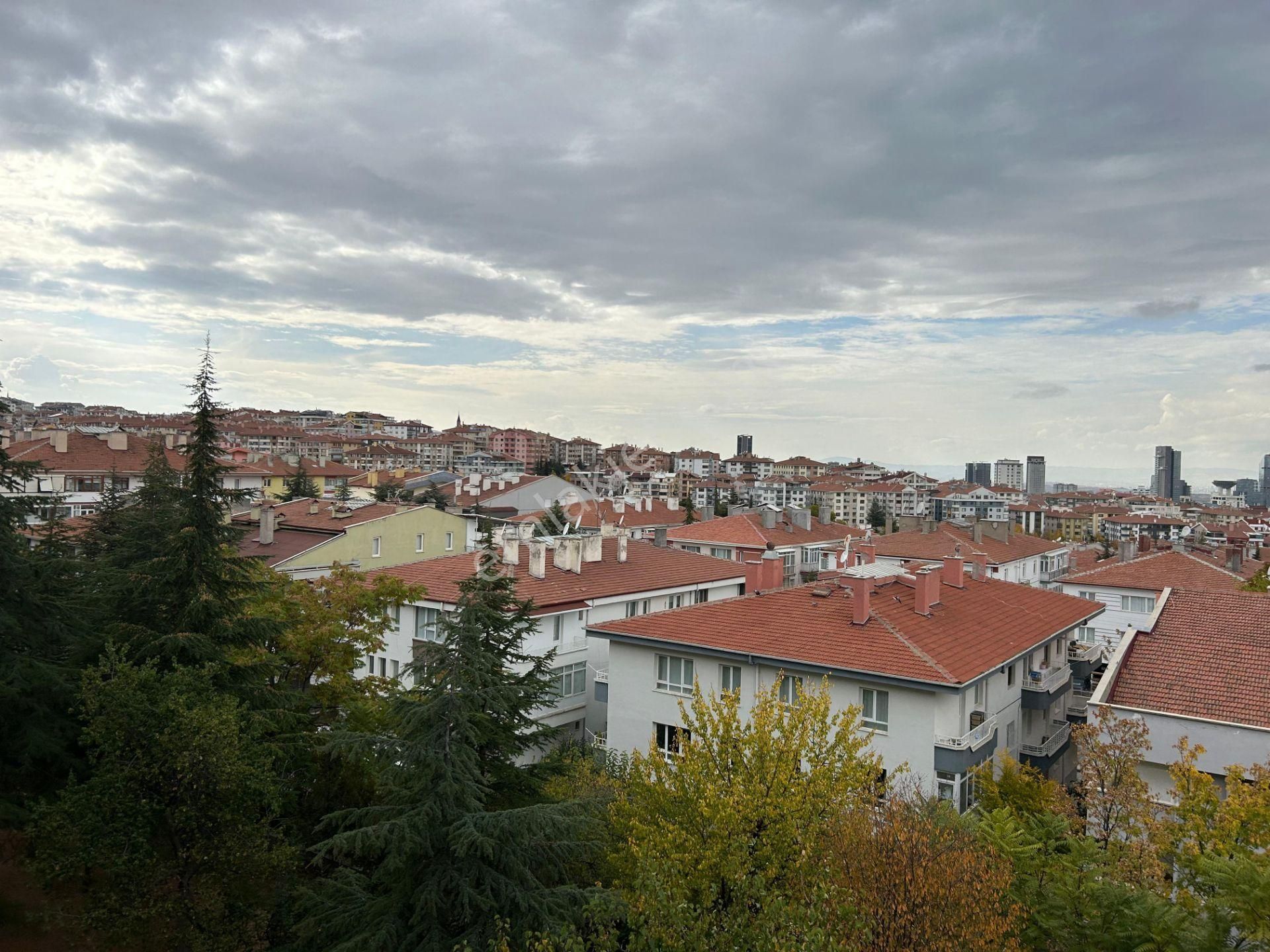 Taner'den Dikmen Sokullu Cad'de Ptt Yakını 3+1 125 Kombili Arakat Manzaralı - Görsel 14