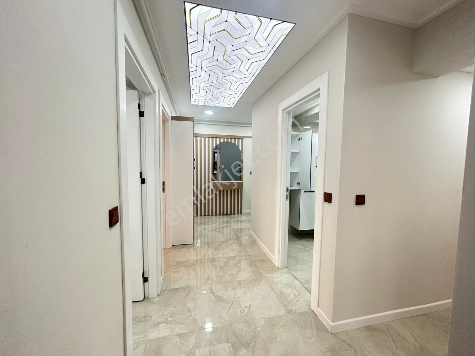 Taner'den Kabil Cad. Yanı 3+1 Arakat Ön Cephe Süper Lüks Çift Banyolu - Görsel 23