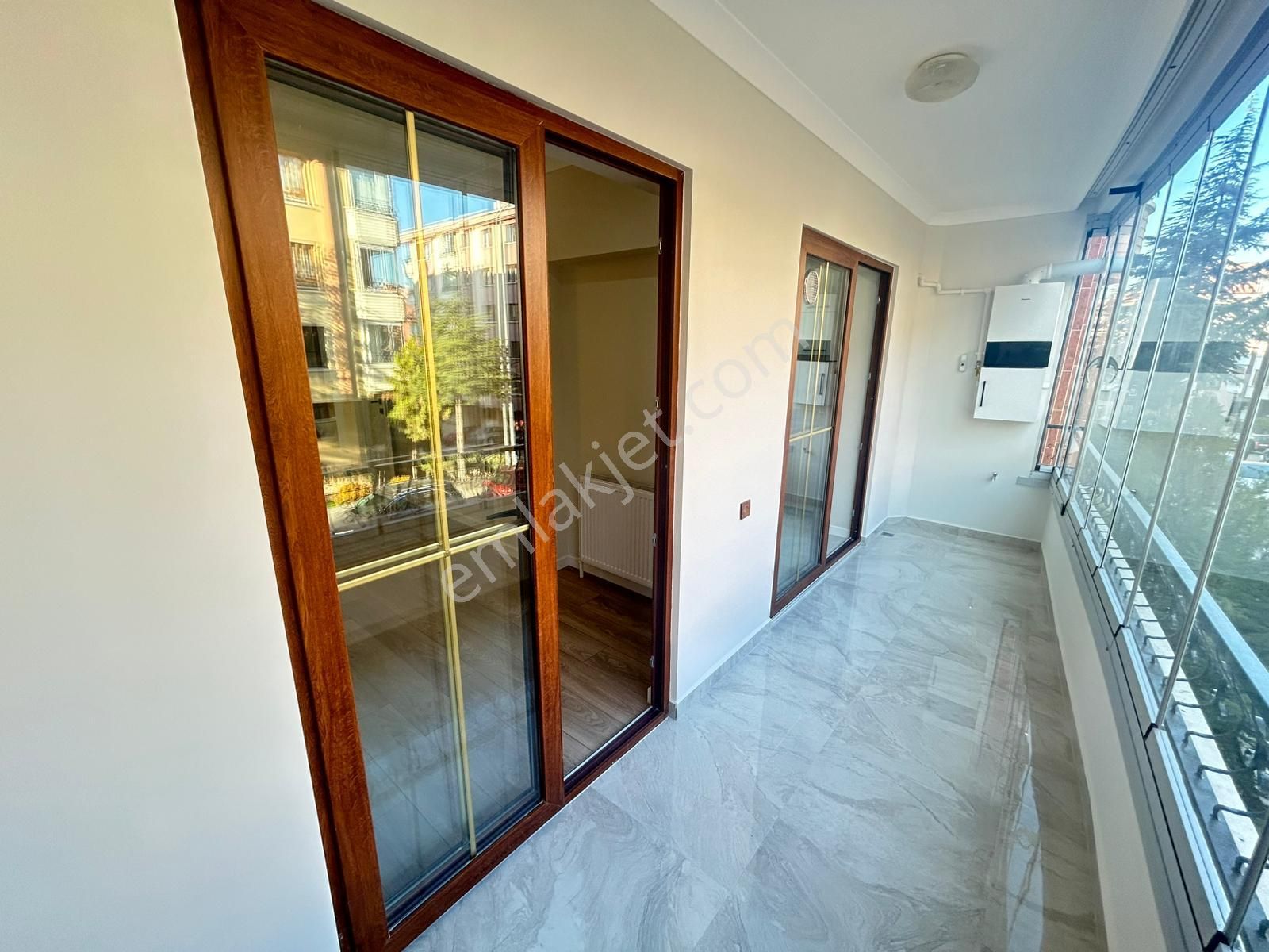 Taner'den Kabil Cad. Yanı 3+1 Arakat Ön Cephe Süper Lüks Çift Banyolu - Görsel 18