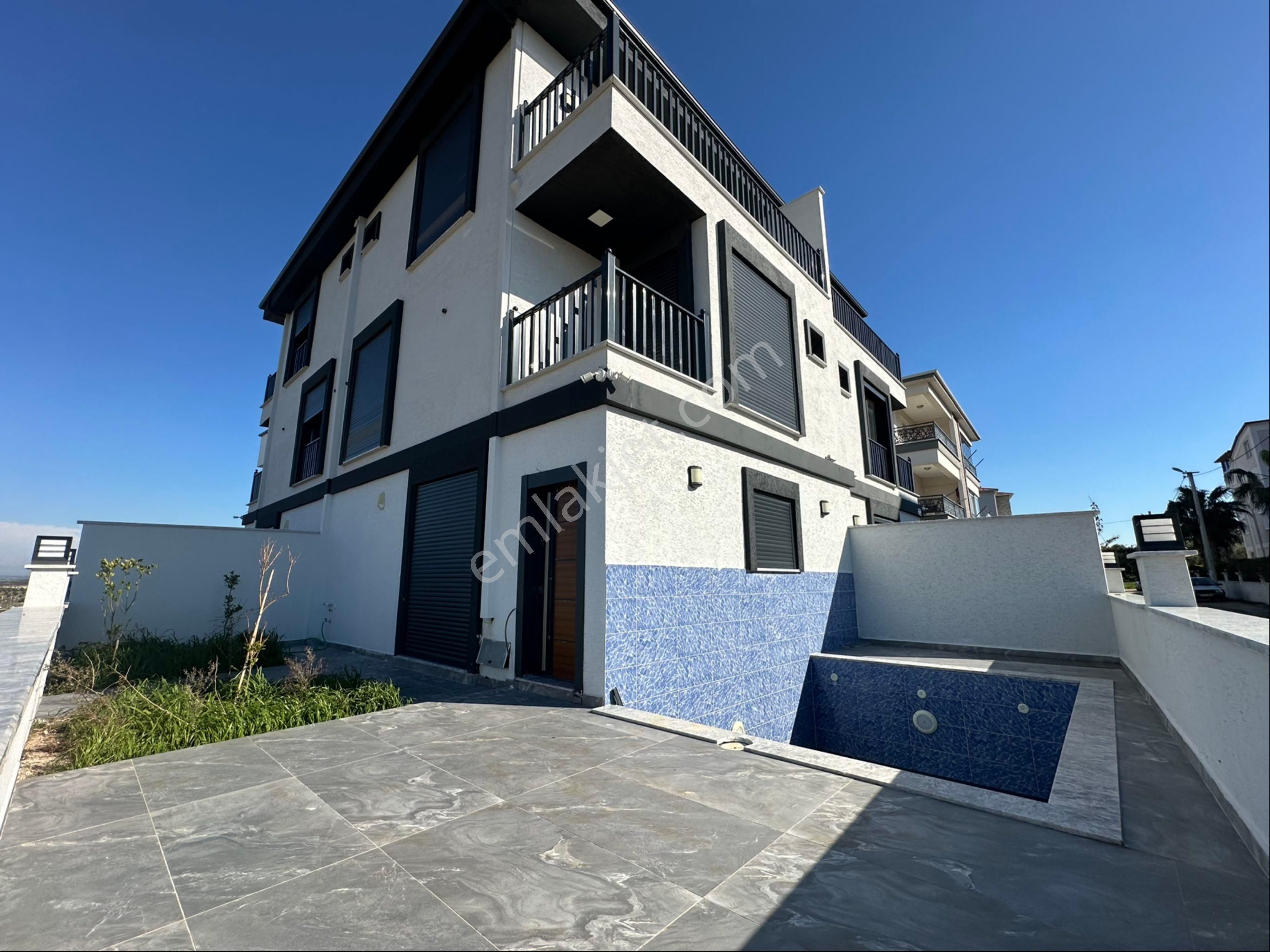 Didim Merkezde 3+1 Havuzlu Ön Cephe Sıfır Kelepir Villa