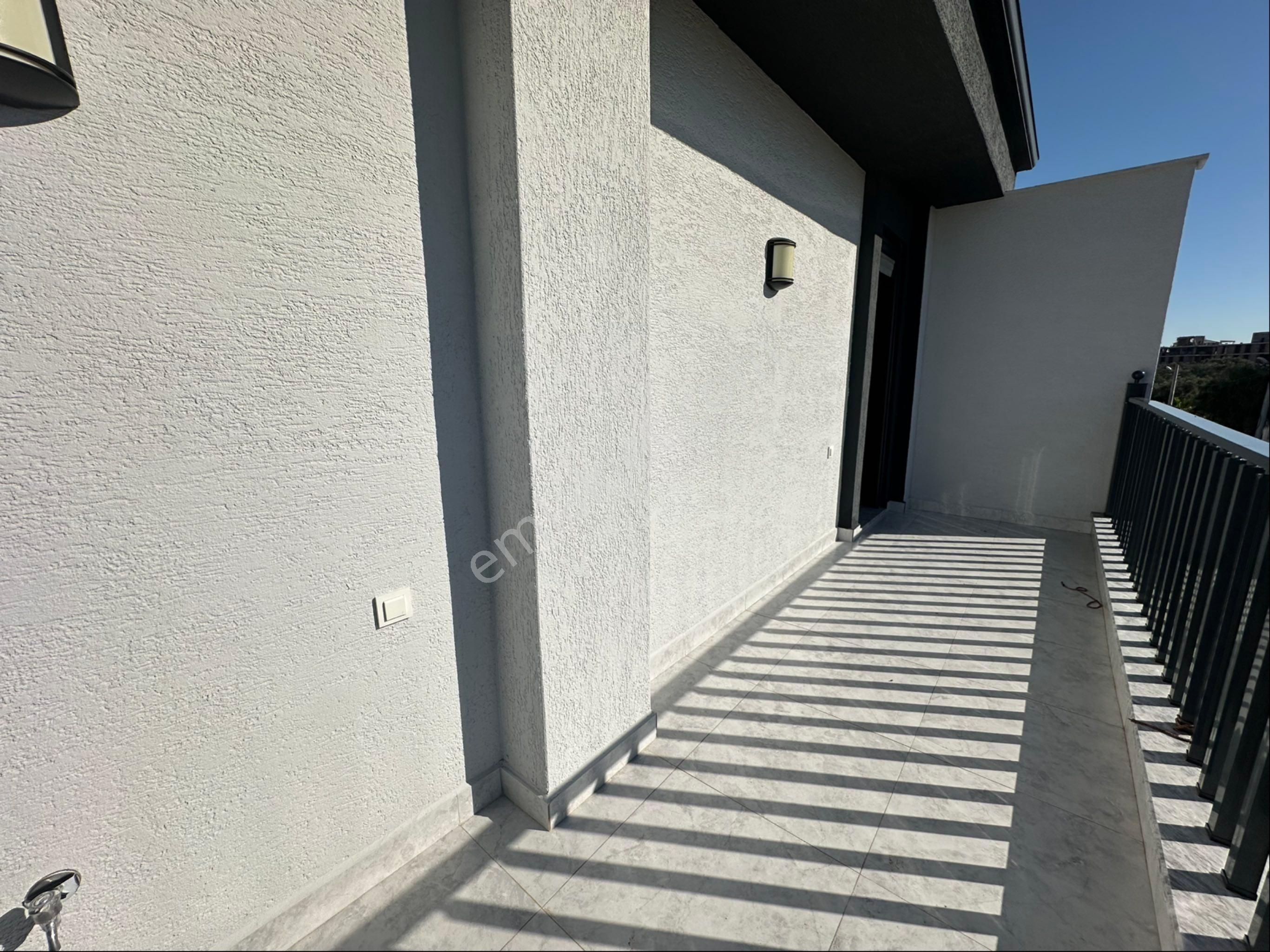 Didim Merkezde 3+1 Havuzlu Ön Cephe Sıfır Kelepir Villa - Görsel 29