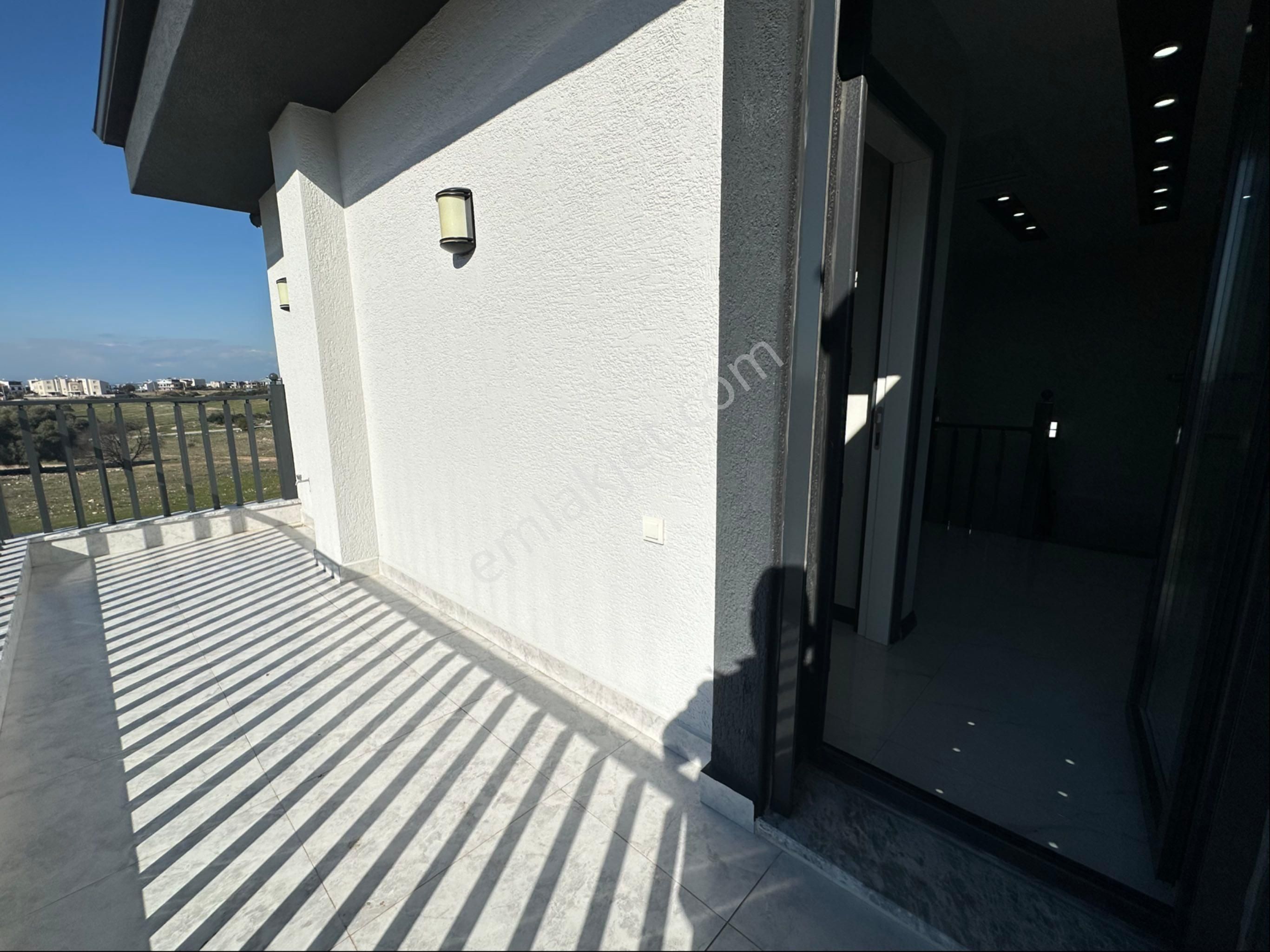 Didim Merkezde 3+1 Havuzlu Ön Cephe Sıfır Kelepir Villa - Görsel 34