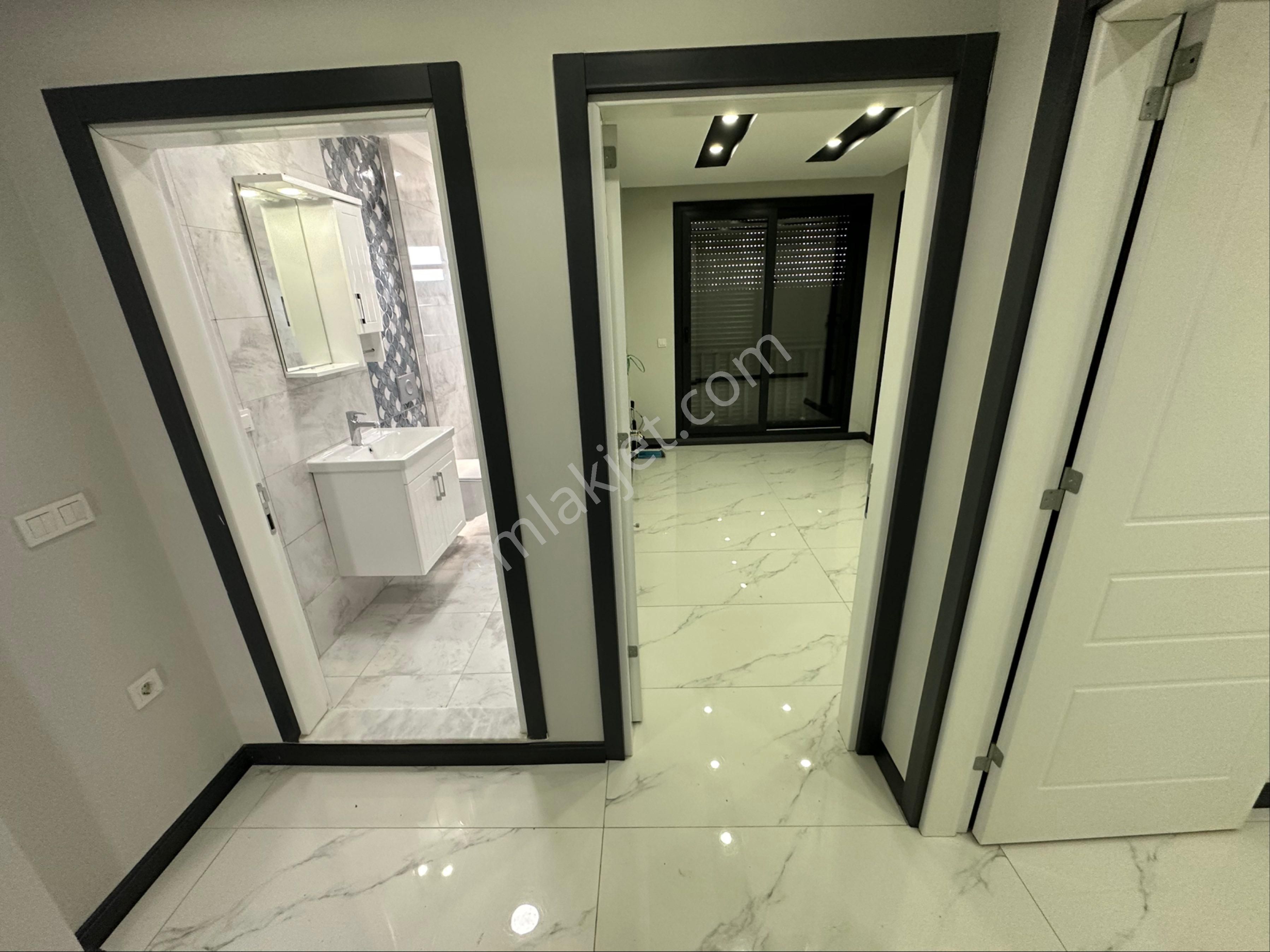 Didim Merkezde 3+1 Havuzlu Ön Cephe Sıfır Kelepir Villa - Görsel 22