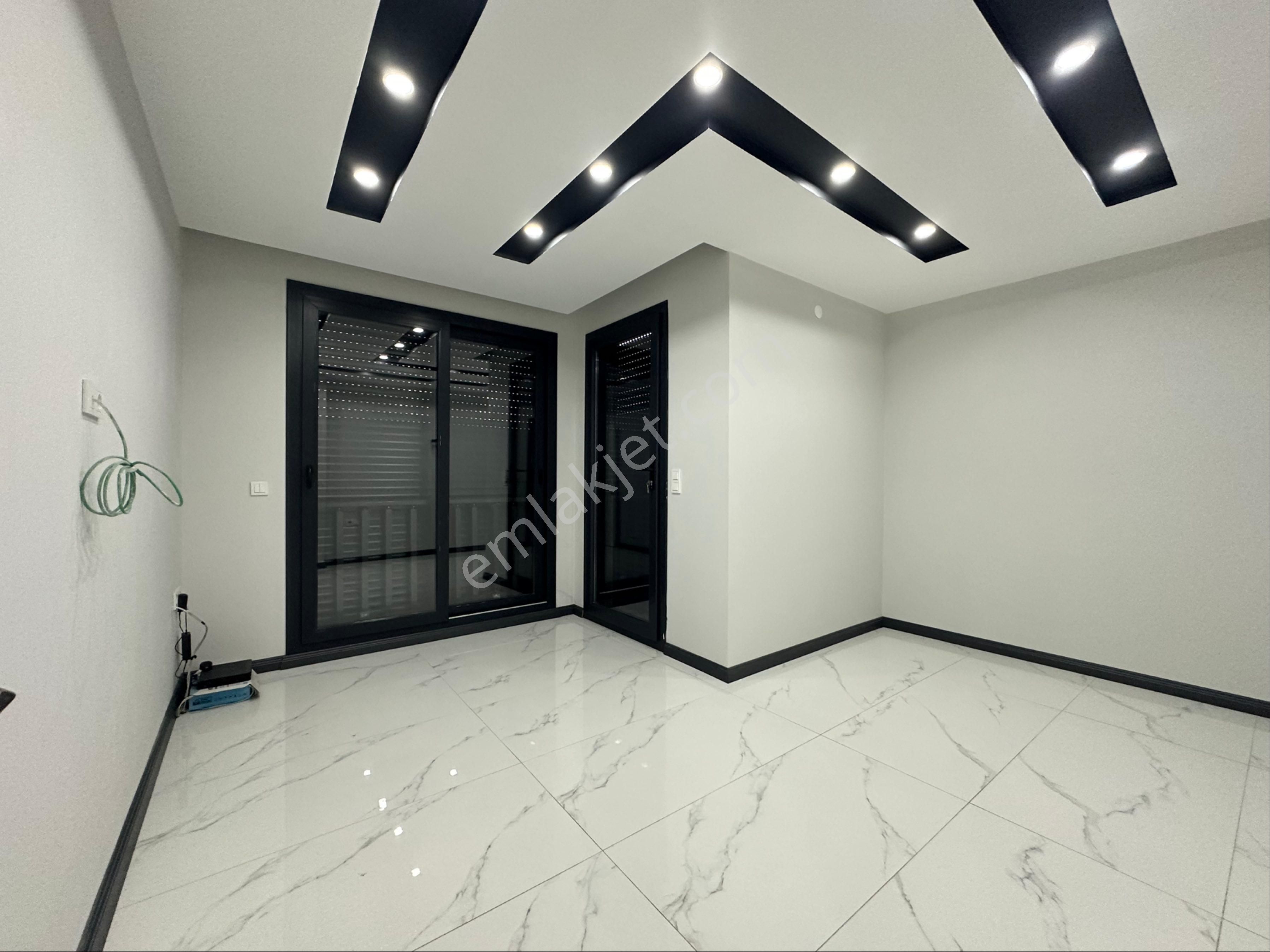 Didim Merkezde 3+1 Havuzlu Ön Cephe Sıfır Kelepir Villa - Görsel 18