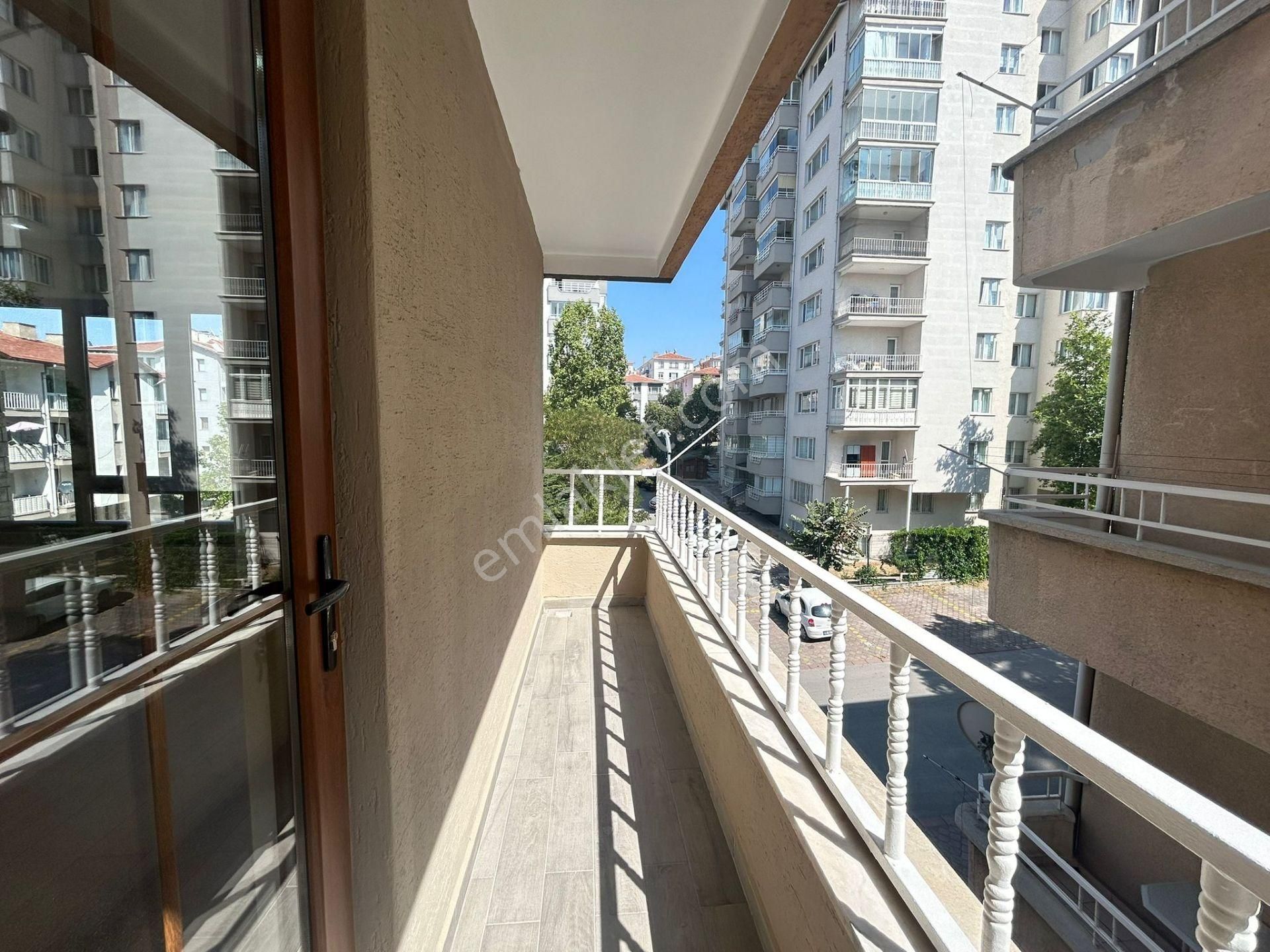 Taner'den Dikmen'de Hakim Evi Yakını 3+1 Orta Kat Süper Lüks Ön Cephe - Görsel 9