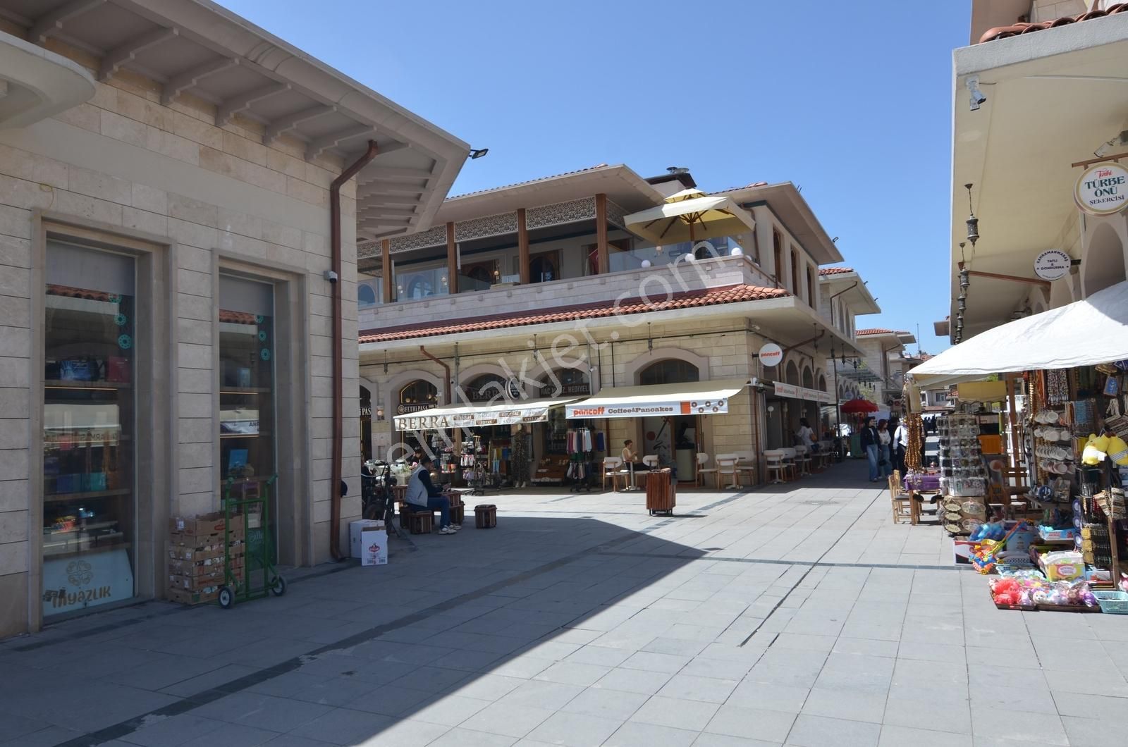 Talha Tozduman'dan Mevlana Türbesi Cepheli 15m2 Kiracılı Dükkan - Görsel 19