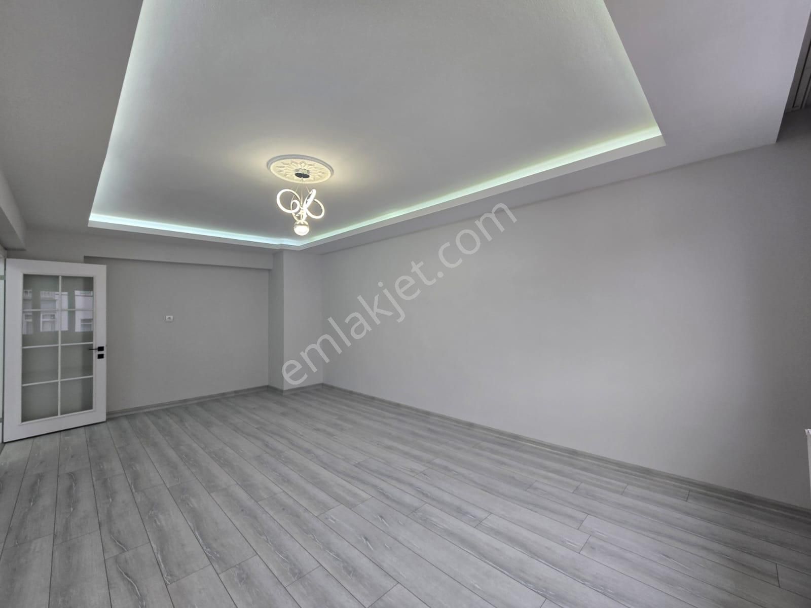 Elvan Mah Satılık 3+1 Full Yapılı Cadde Yanı Masrafsız Daire - Görsel 9