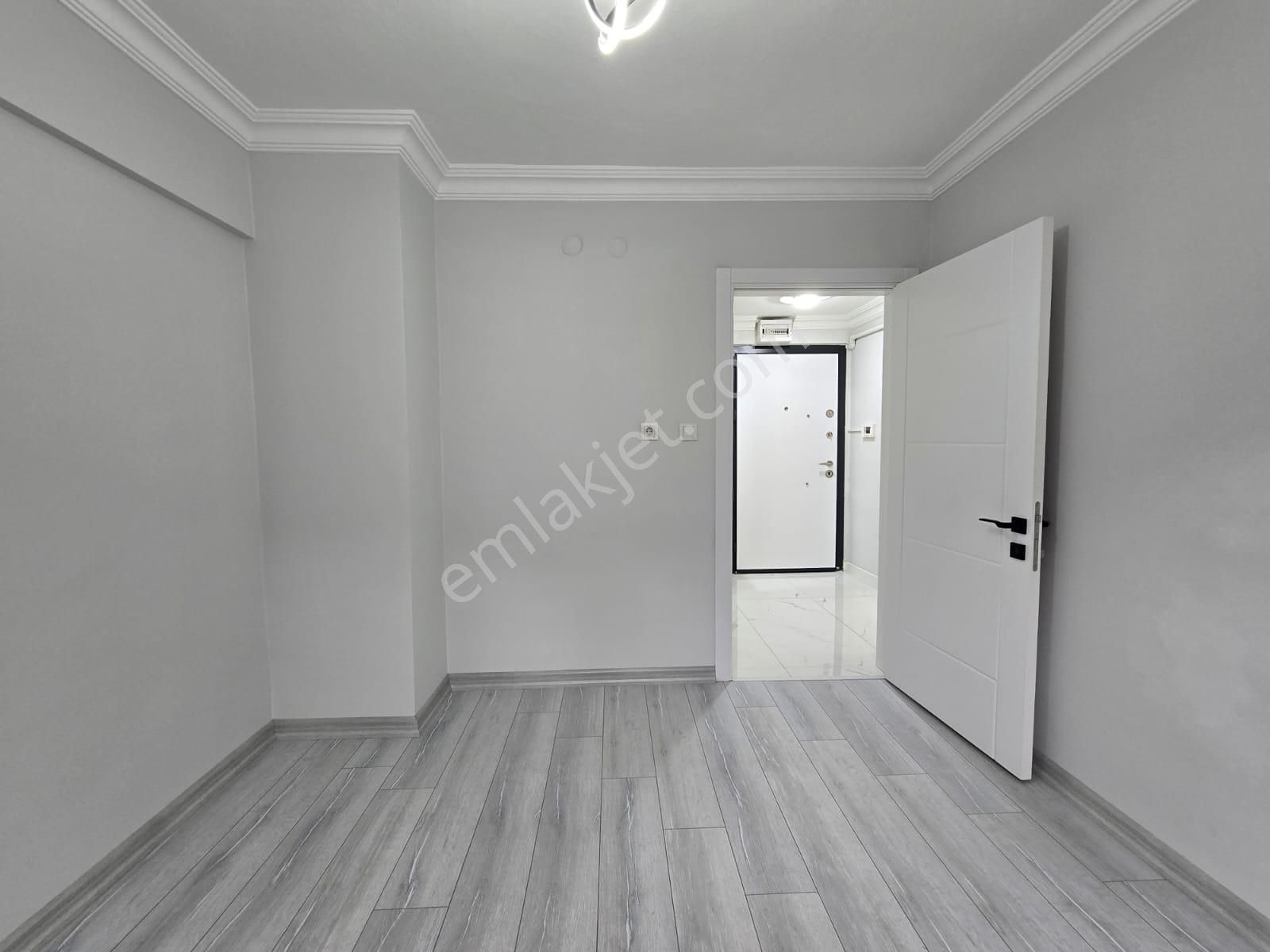 Elvan Mah Satılık 3+1 Full Yapılı Cadde Yanı Masrafsız Daire - Görsel 32