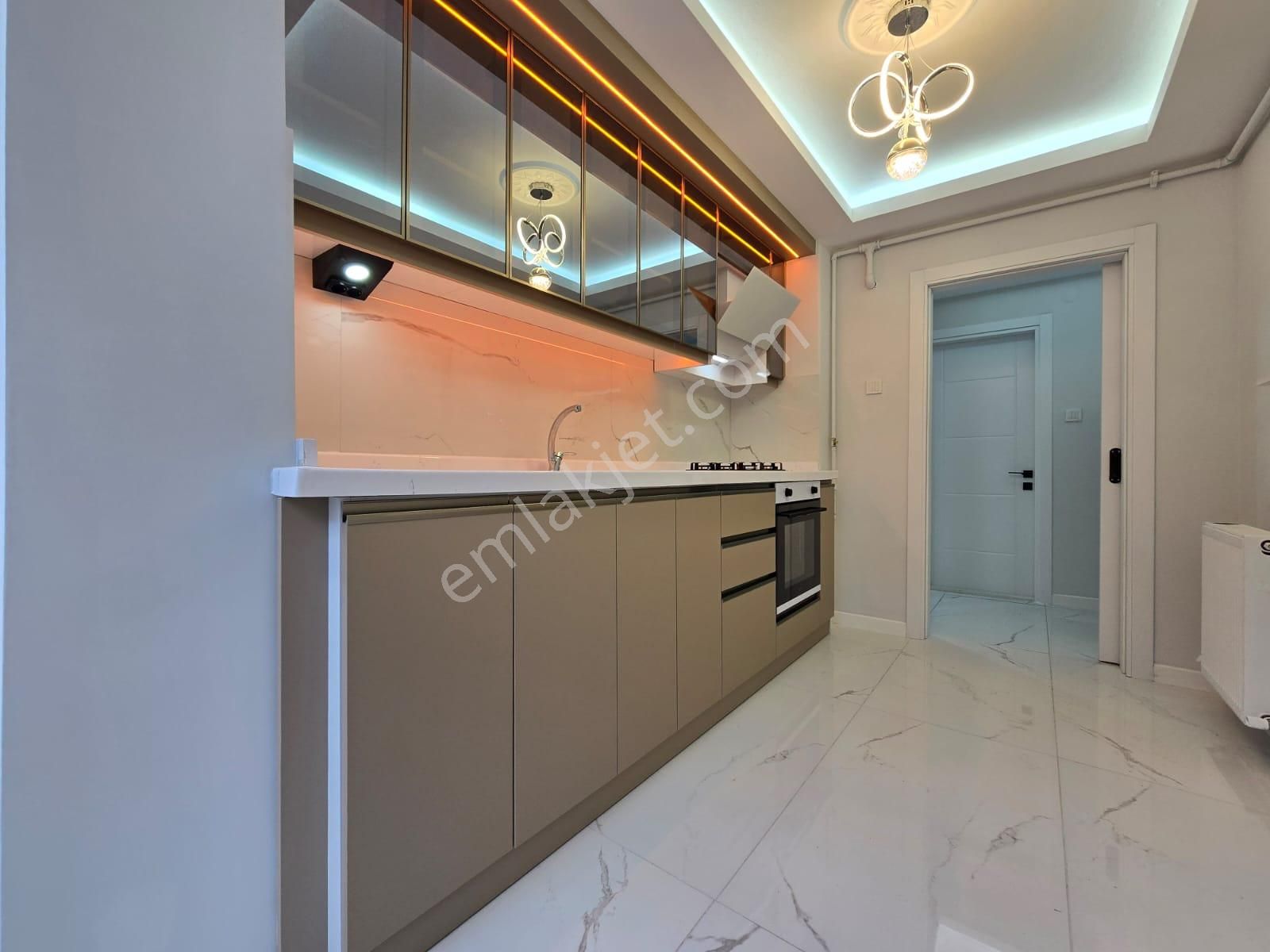 Elvan Mah Satılık 3+1 Full Yapılı Cadde Yanı Masrafsız Daire - Görsel 3