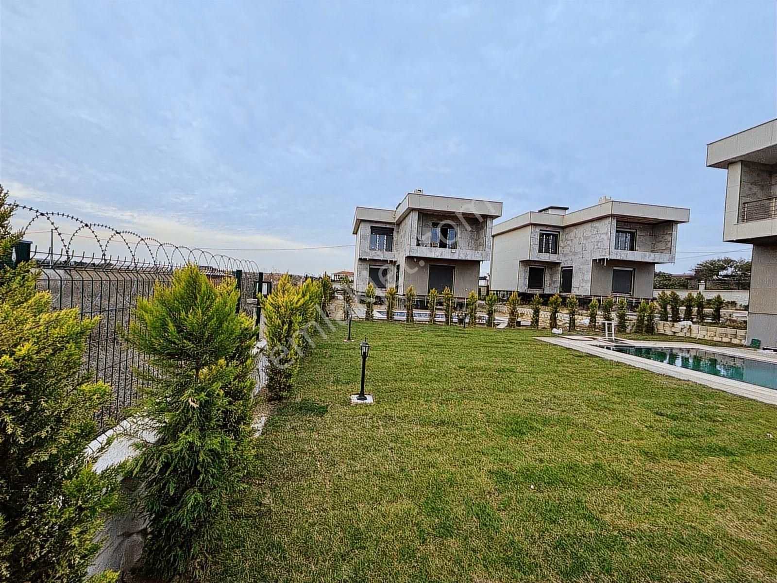 Silivri Ortaköy'de Geniş Bahçeli, Müstakil Havuzlu 6+1 Villa - Görsel 12